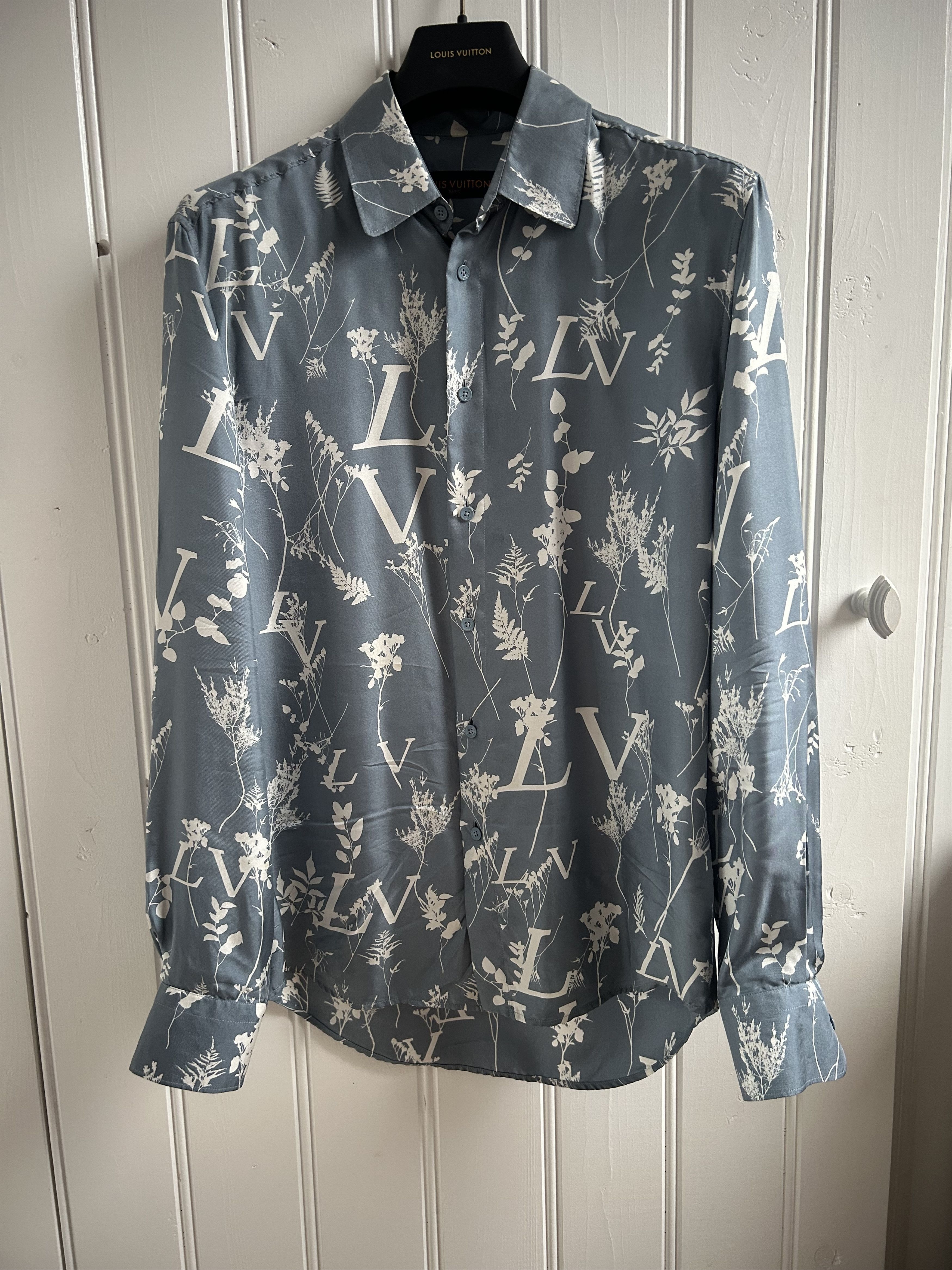 Louis Vuitton Louis Vuitton silk shirt size XS Size US XS / EU 42 / 0 - 1 Thumbnail
