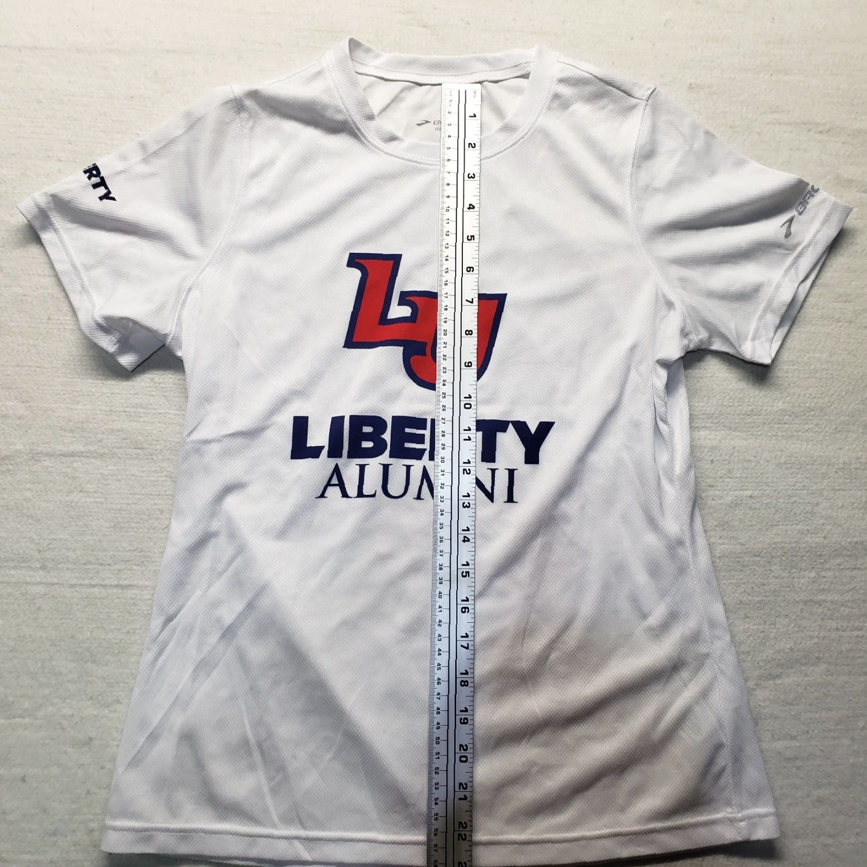 Champion Champion LU Liberty University Alumni T-Shirt Adult Men's Medium White Beach Surf Size US M / EU 48-50 / 2 - 5 Thumbnail
