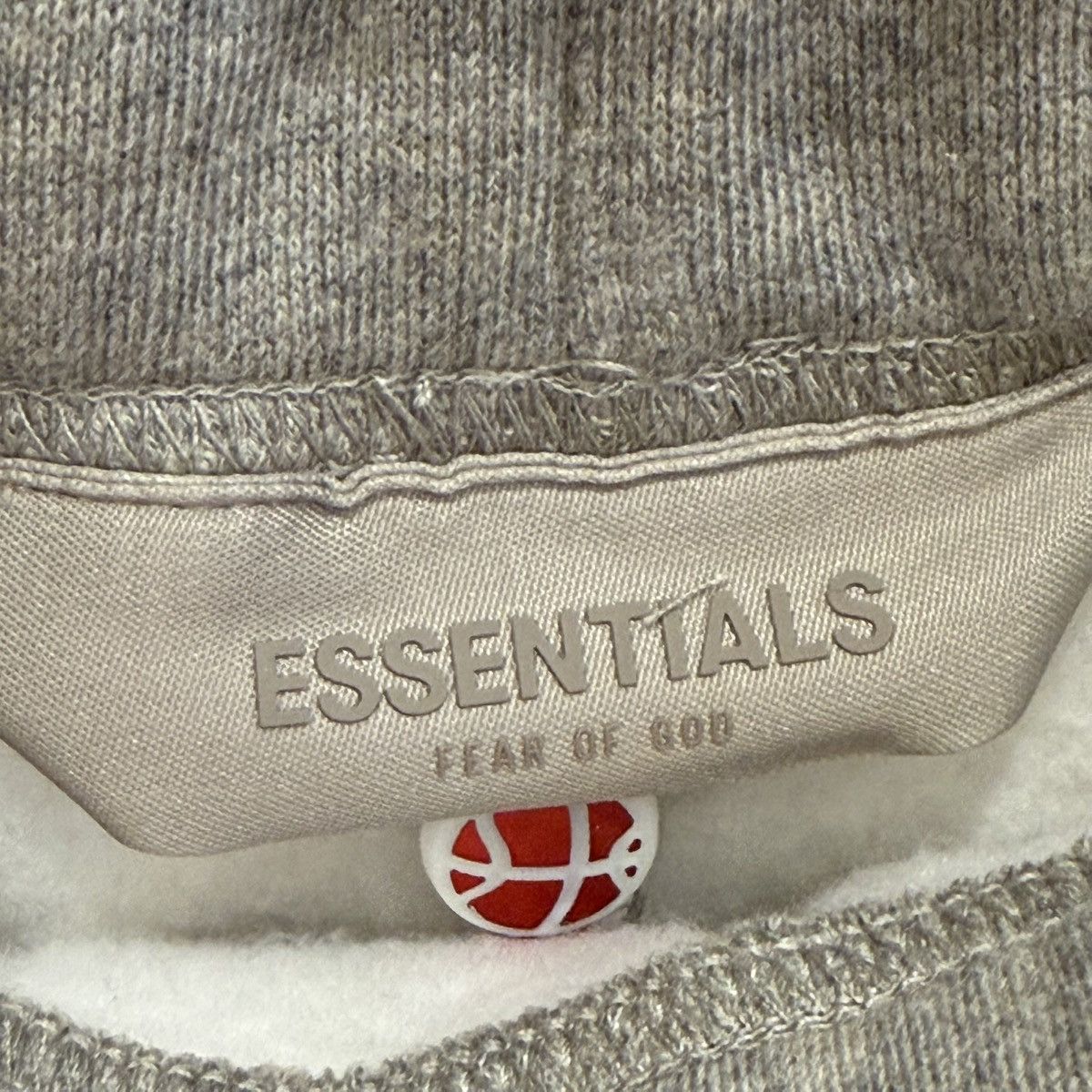 Fear of God Fear of God Essentials Sweatshort SS22 Dark Oatmeal Size US 32 / EU 48 - 4 Thumbnail