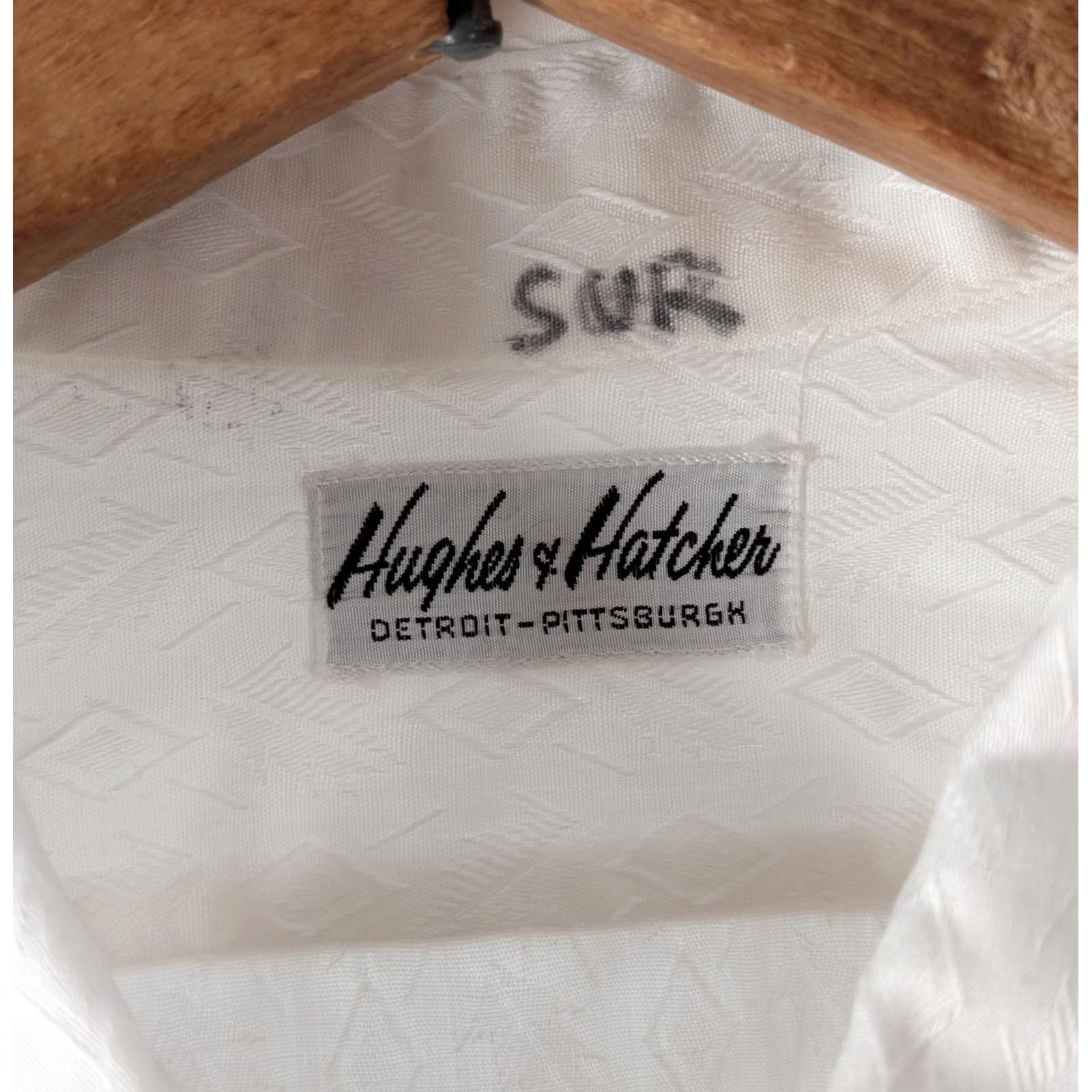 Vintage VINTAGE Hughes & Hatcher White Textured Dress Shirt French Cuff Monogram BD 44 Regular Long Sleeve 1950s Mens White Cotton Shirt Size 44R - 5 Thumbnail