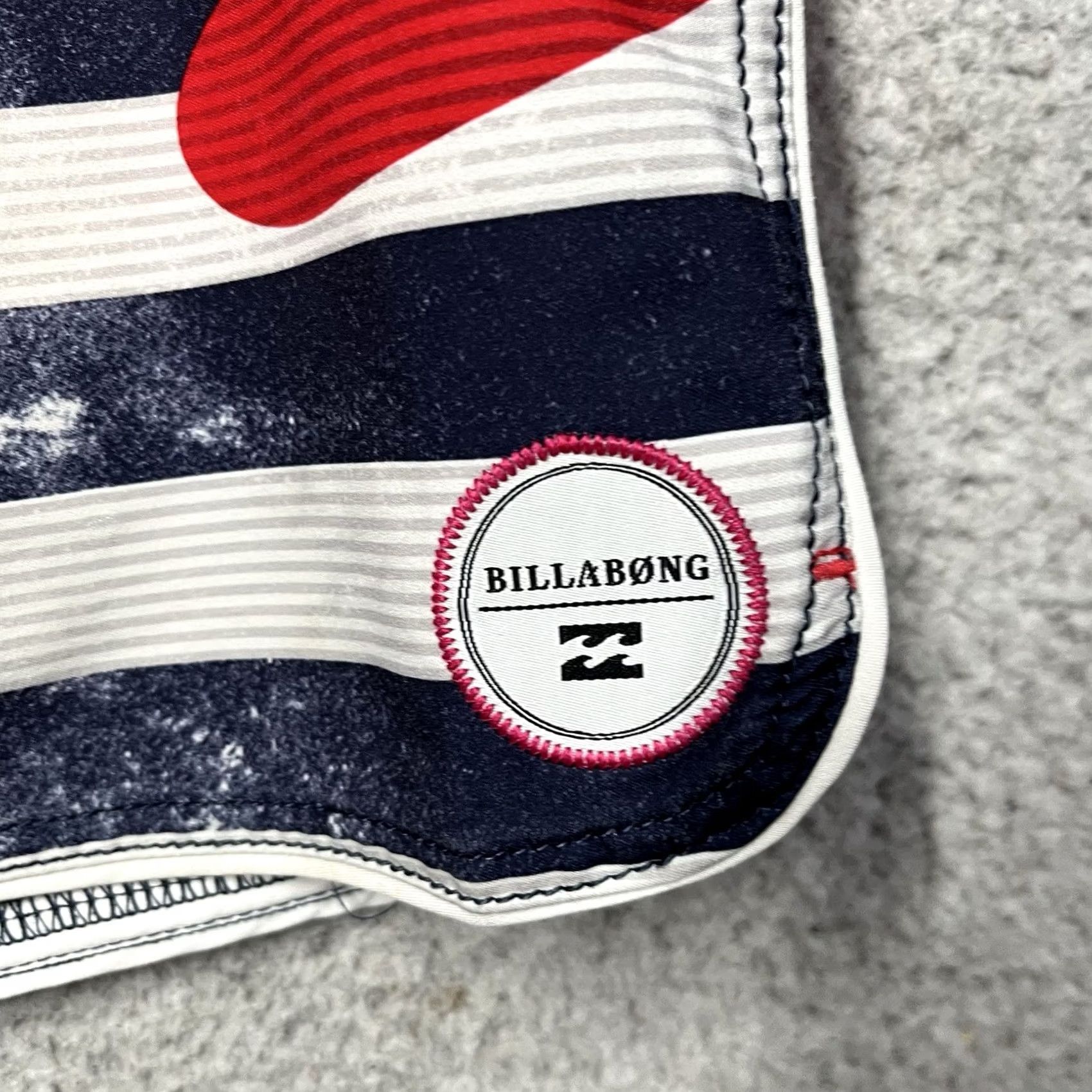 Billabong Billabong Board Shorts Mens 34 Red White Blue USA American Flag Surf Swim Trunks Size US 34 / EU 50 - 4 Thumbnail