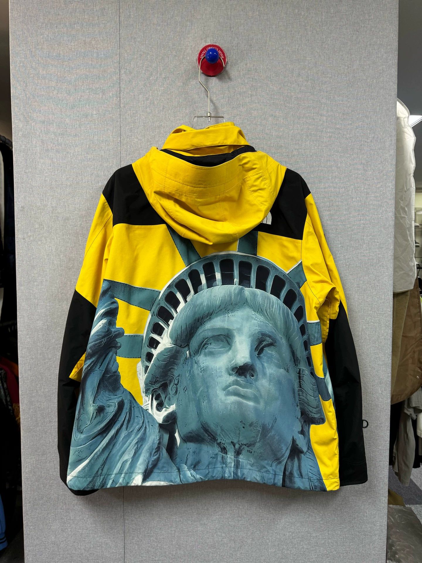 The North Face Supreme The North Face Statue of Liberty Celebrity Style Size L / US 10 / IT 46 - 2 Thumbnail