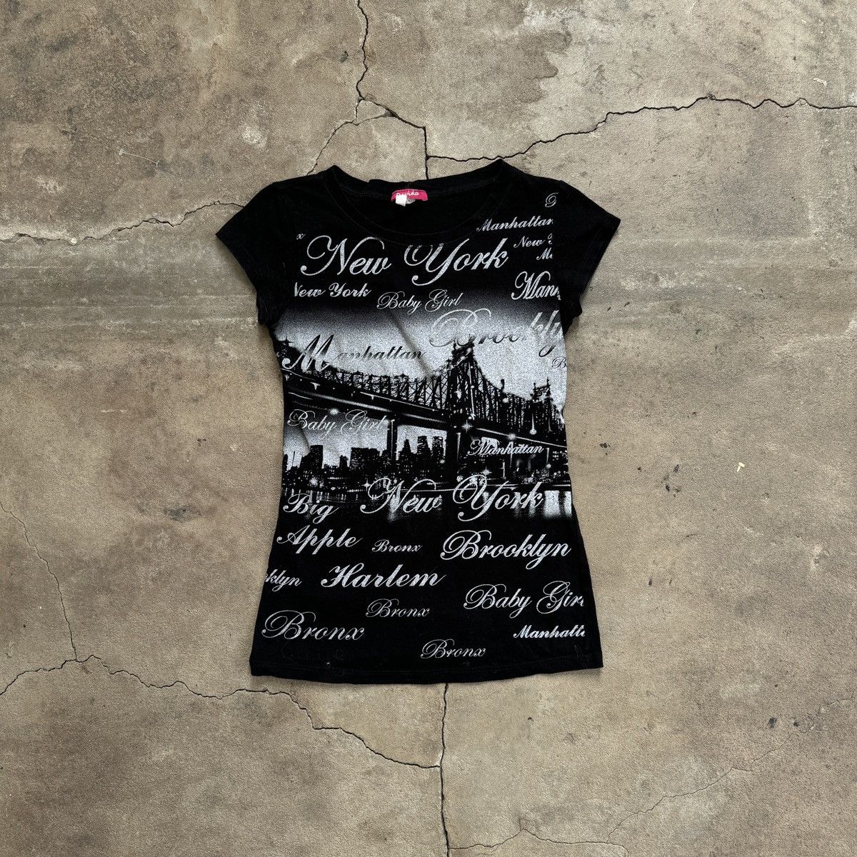 20471120 × Vintage Vintage Y2K David New York Printed T-Shirt Size S / US 4 / IT 40 - 1 Thumbnail