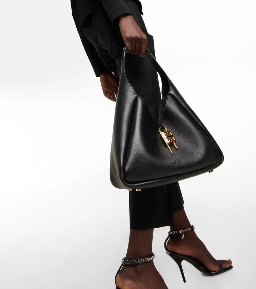 Givenchy o1loc1c0824 Size: OS / Shoulder Bag in Black Size ONE SIZE - 9 Thumbnail
