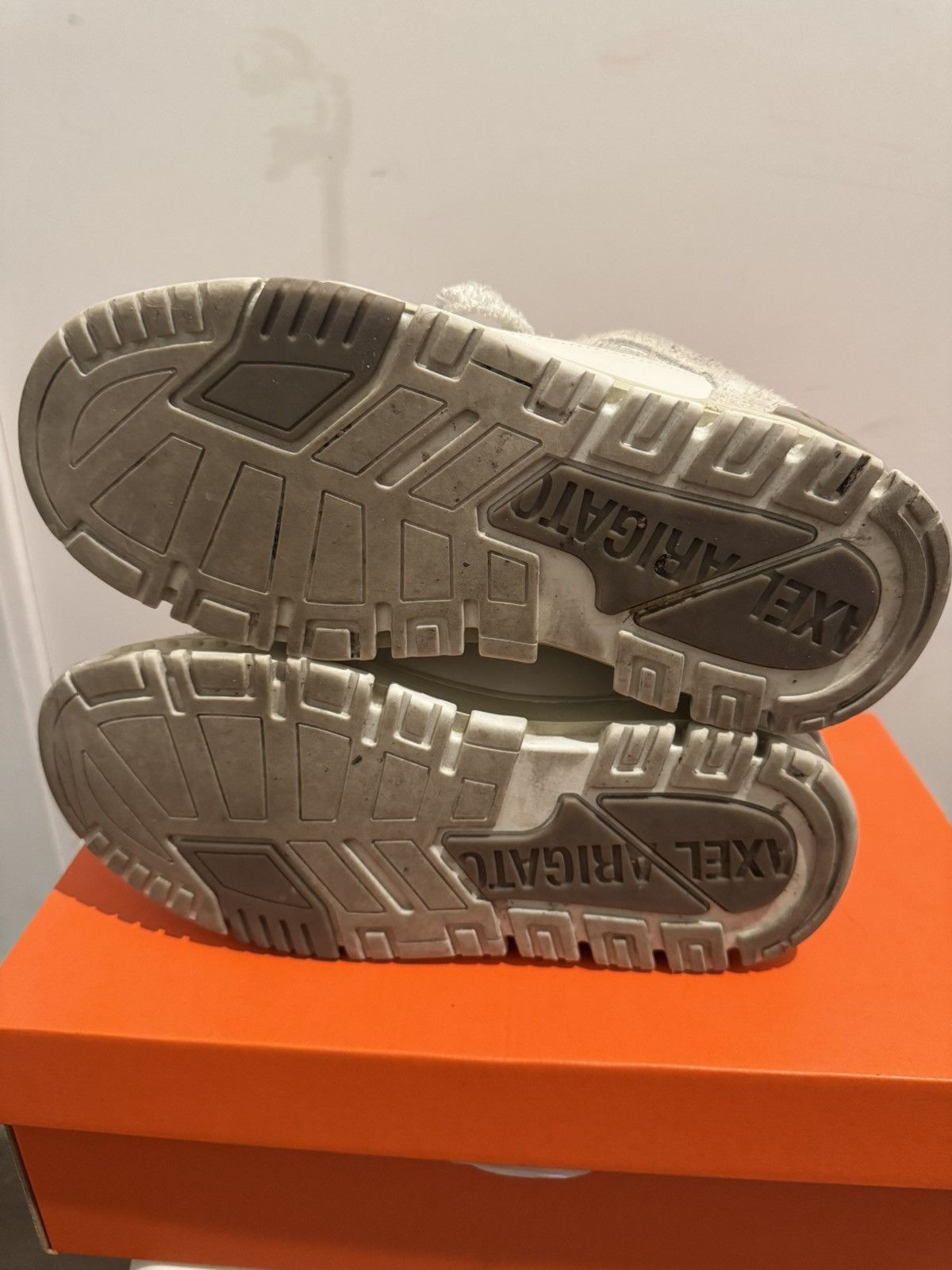 Axel Arigato Axel Arigato Area Lo Fluffy Sneakers US 9 Size US 9 / IT 39 - 10 Thumbnail