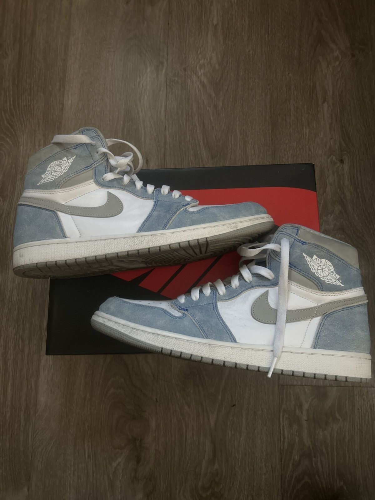 Nike Air Jordan 1 High OG Hyper Royal Size US 11.5 / EU 44-45 - 1 Thumbnail