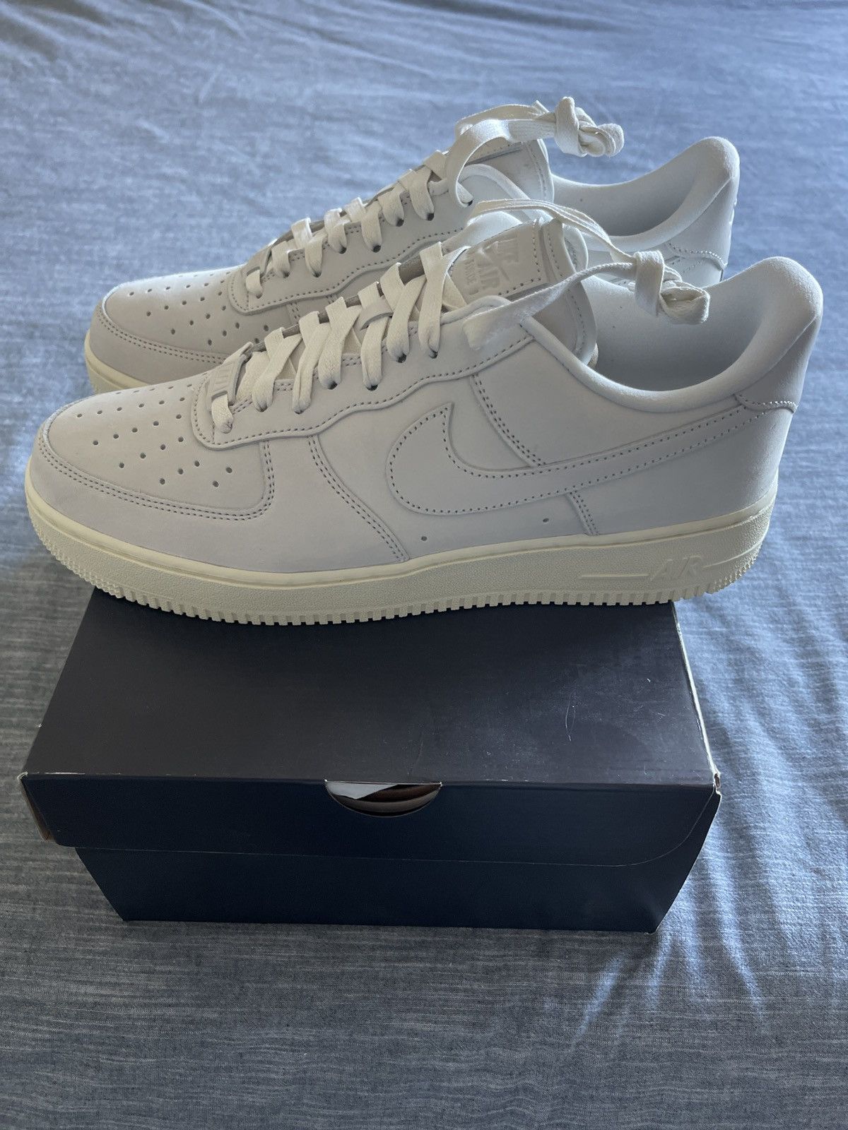 Nike Air Force 1 Summit White Size US 10.5 / EU 43-44 - 8 Thumbnail