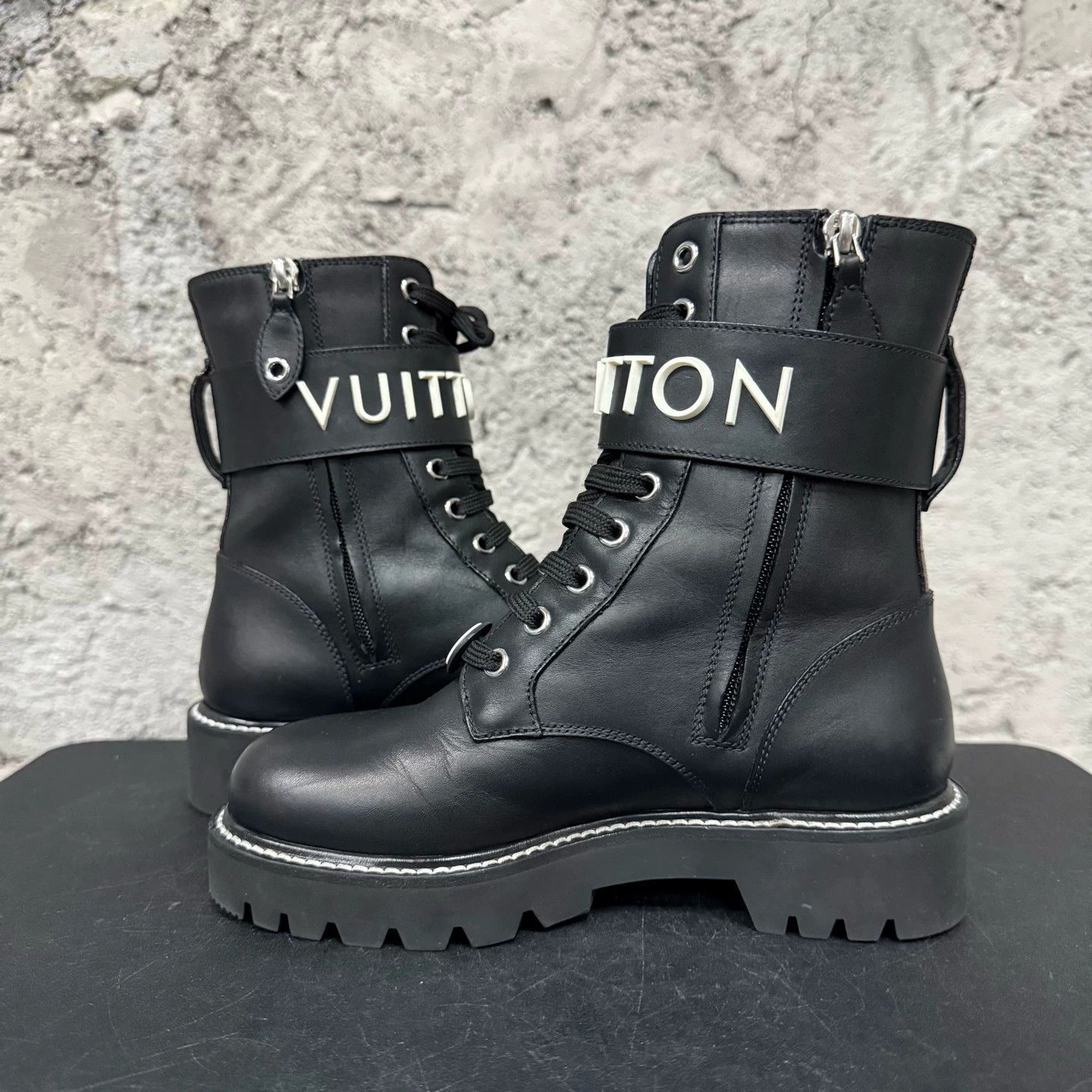 Louis Vuitton lv boots women's 35 Size US 4 / IT 34 - 5 Thumbnail