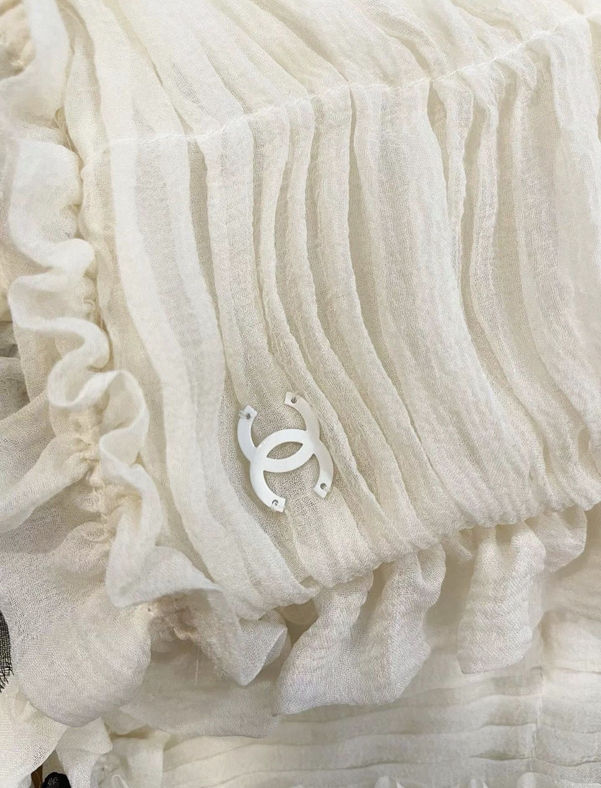 Chanel Chanel F36 Bow Pleated Silk Top J33 Size XS / US 0-2 / IT 36-38 - 4 Thumbnail