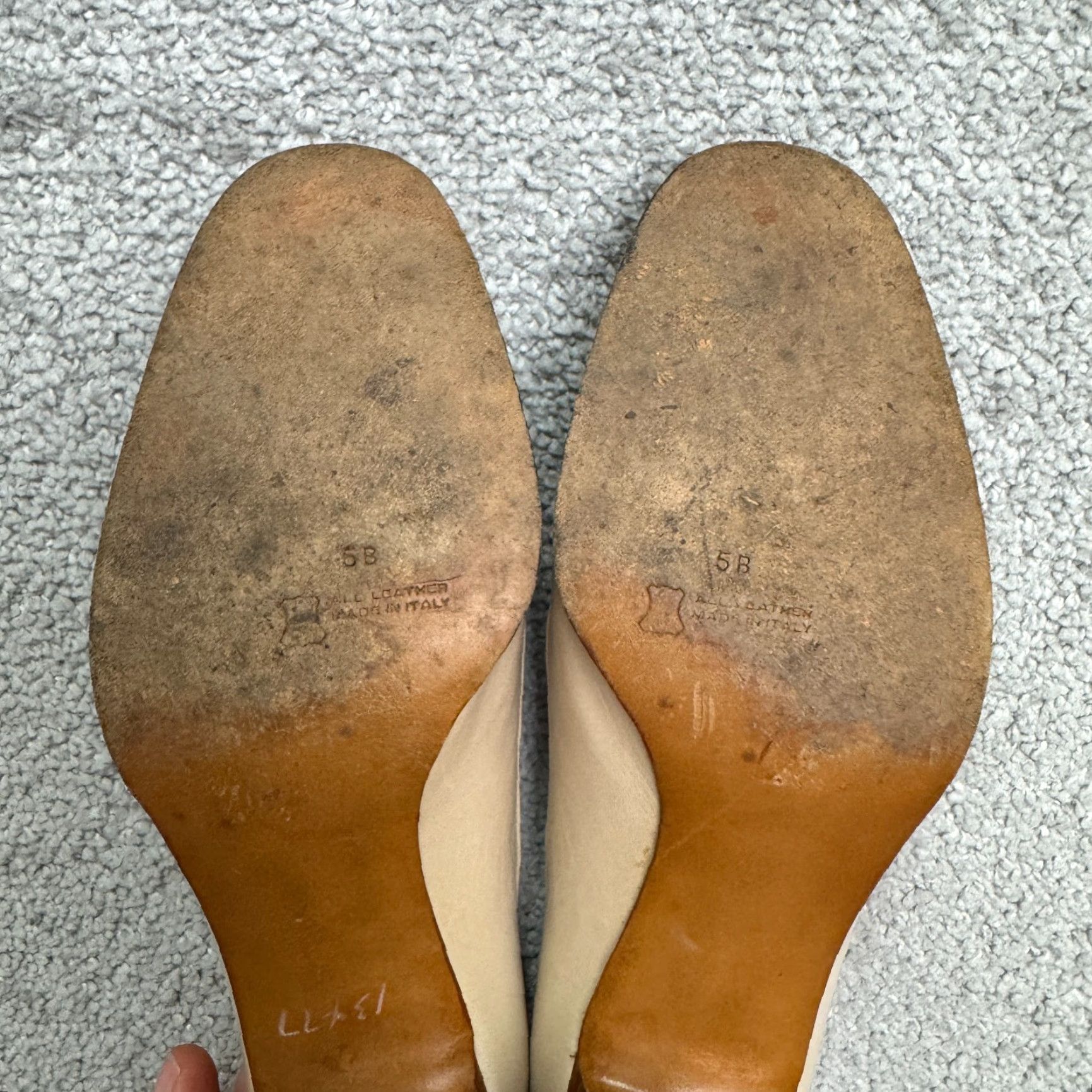 Vintage VINTAGE Ervins Zuane Women's Leather Block Heel Pumps 5B Beige 70s Retro Classic Designer Dress Shoe Size US 5 / IT 35 - 7 Thumbnail