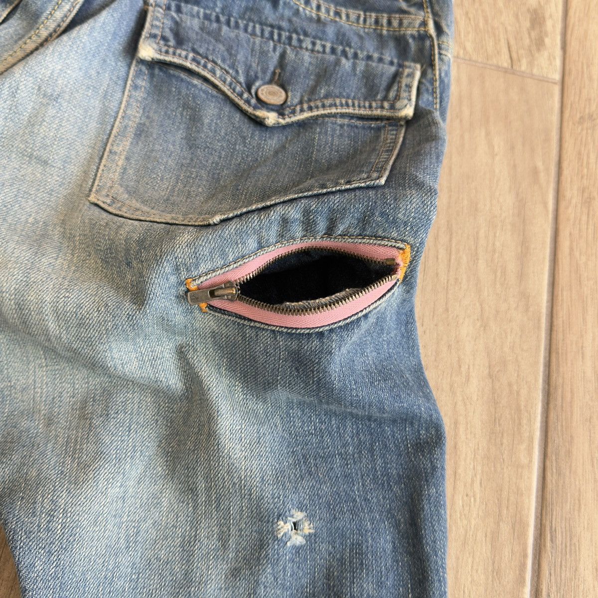 Hysteric Glamour 2000s Washed Light Blue Studded Distressed Flare Denim Jeans Size US 31 - 9 Thumbnail