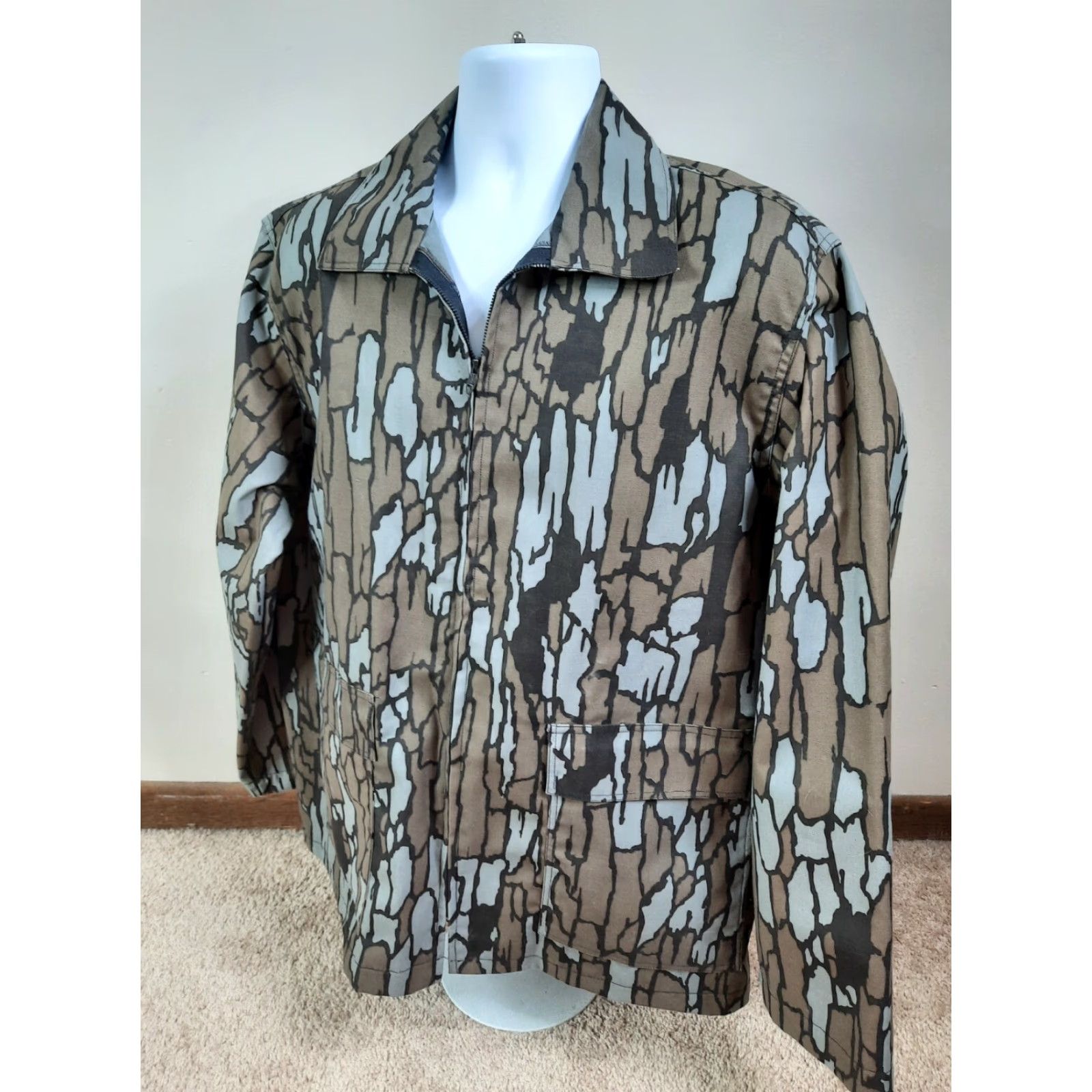 Vintage VINTAGE Trebark CAMO HUNTING COAT Mens SIZE M Made in USA Canvas Bomber Size US XL / EU 56 / 4 - 3 Thumbnail