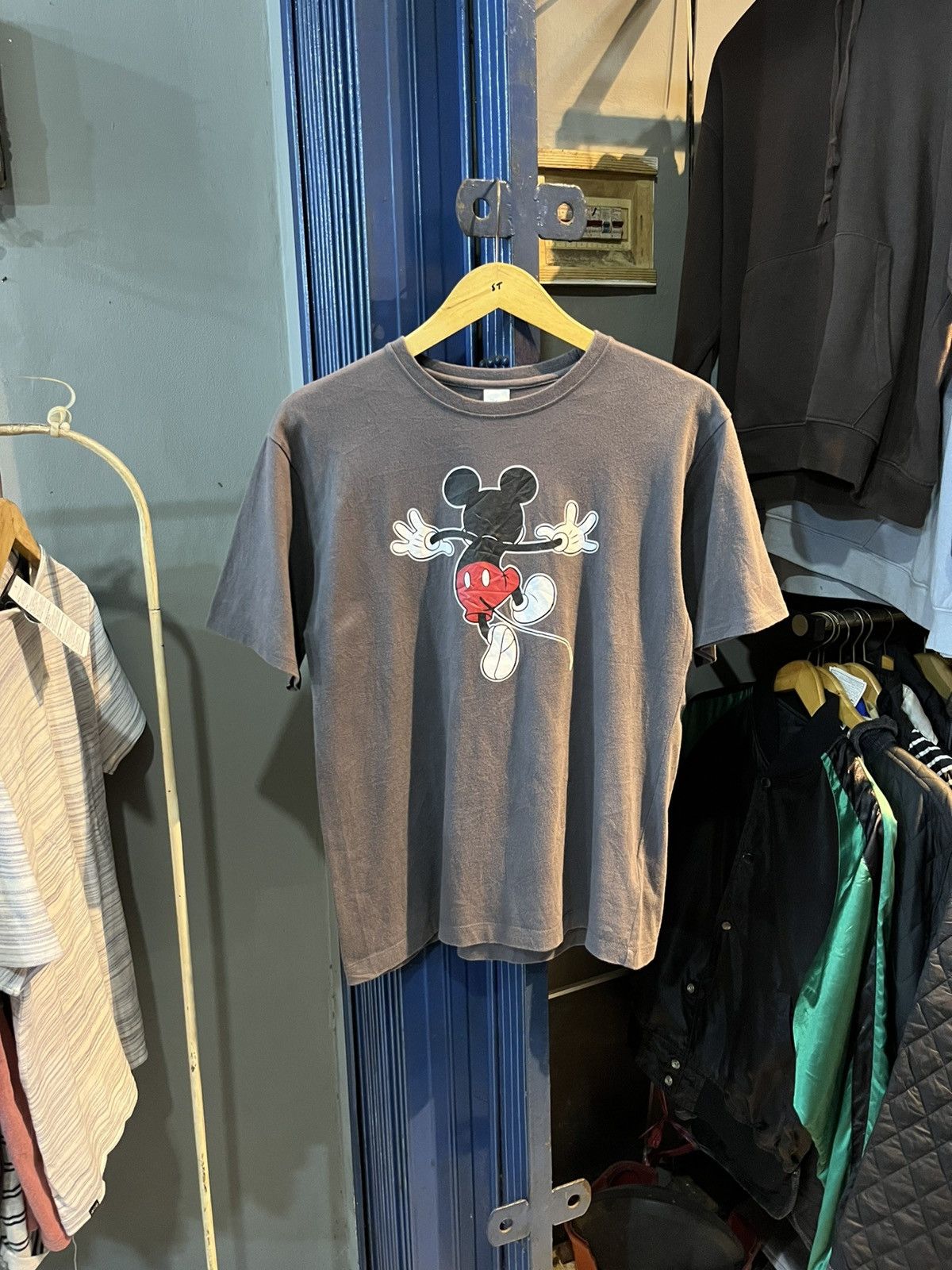 Disney Vintage disney tee short sleeve Size US S / EU 44-46 / 1 - 1 Thumbnail