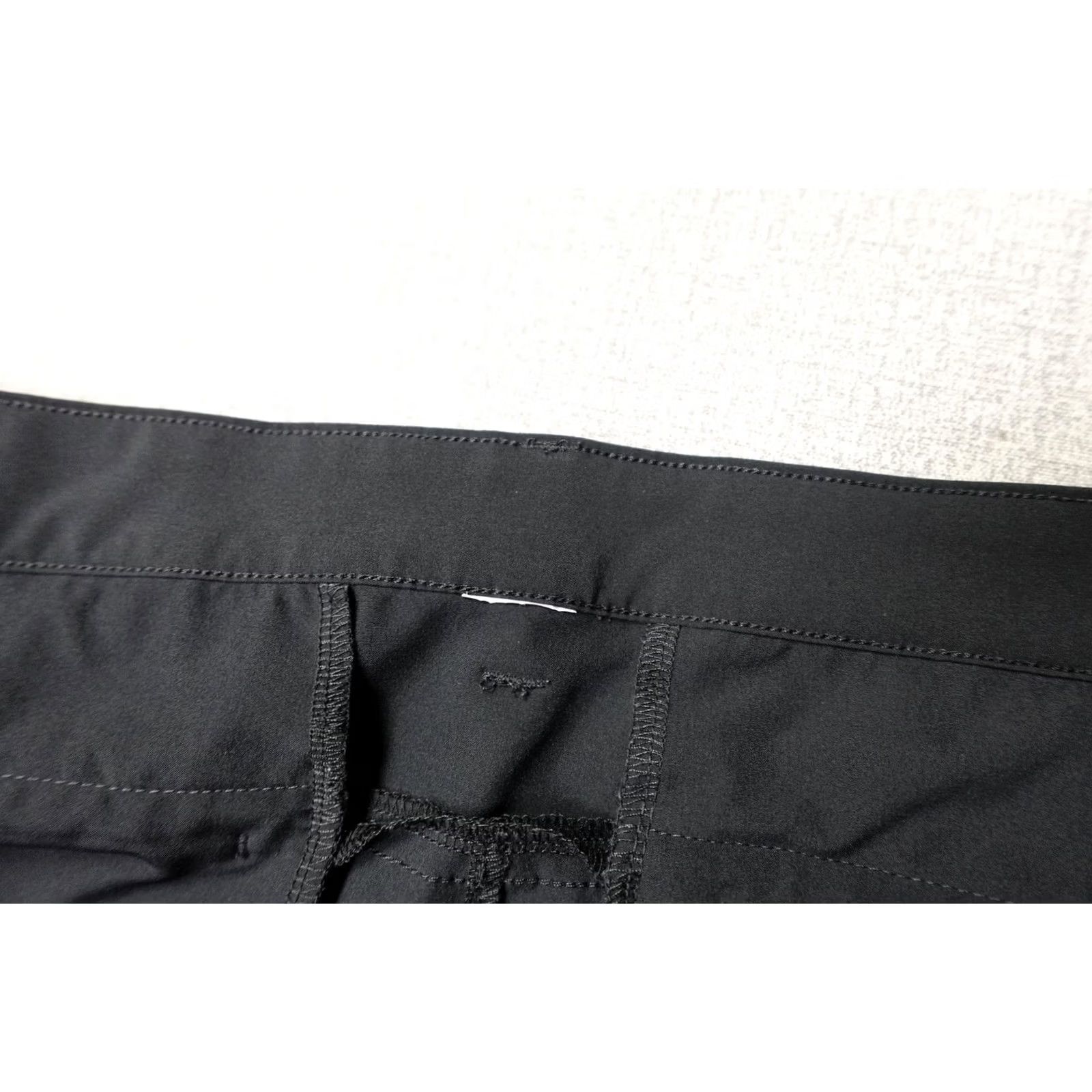Fabletics Fabletics Pants Mens M Black Woven Elastic Waist Zip Pocket Khakis Stretch Size US 31 - 4 Thumbnail