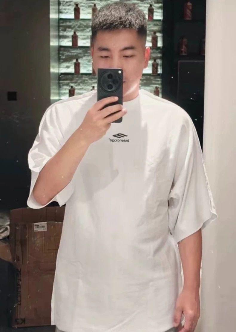 Balenciaga Balenciaga 3B Distressed Short Sleeve - dmc Size US M / EU 48-50 / 2 - 1 Thumbnail