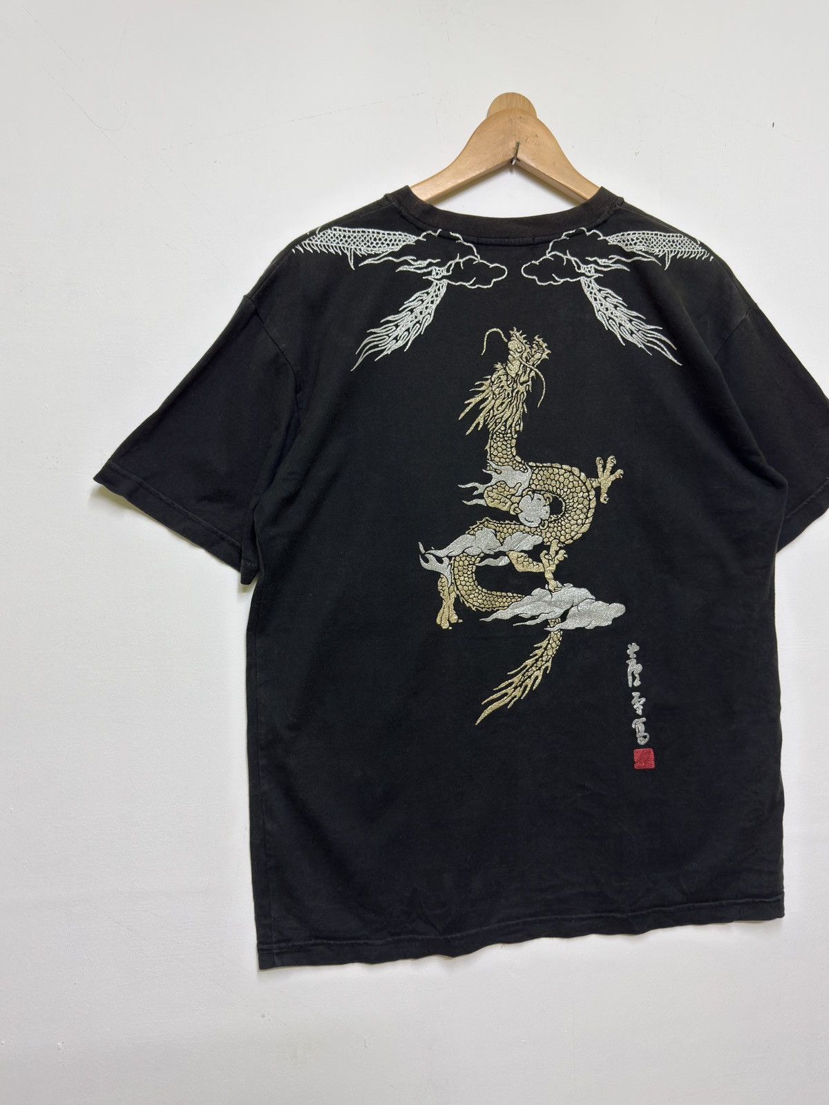 Japanese Brand Vintage Sukajan Dragon Print Faded Black T-Shirt Size M Size US M / EU 48-50 / 2 - 8 Thumbnail