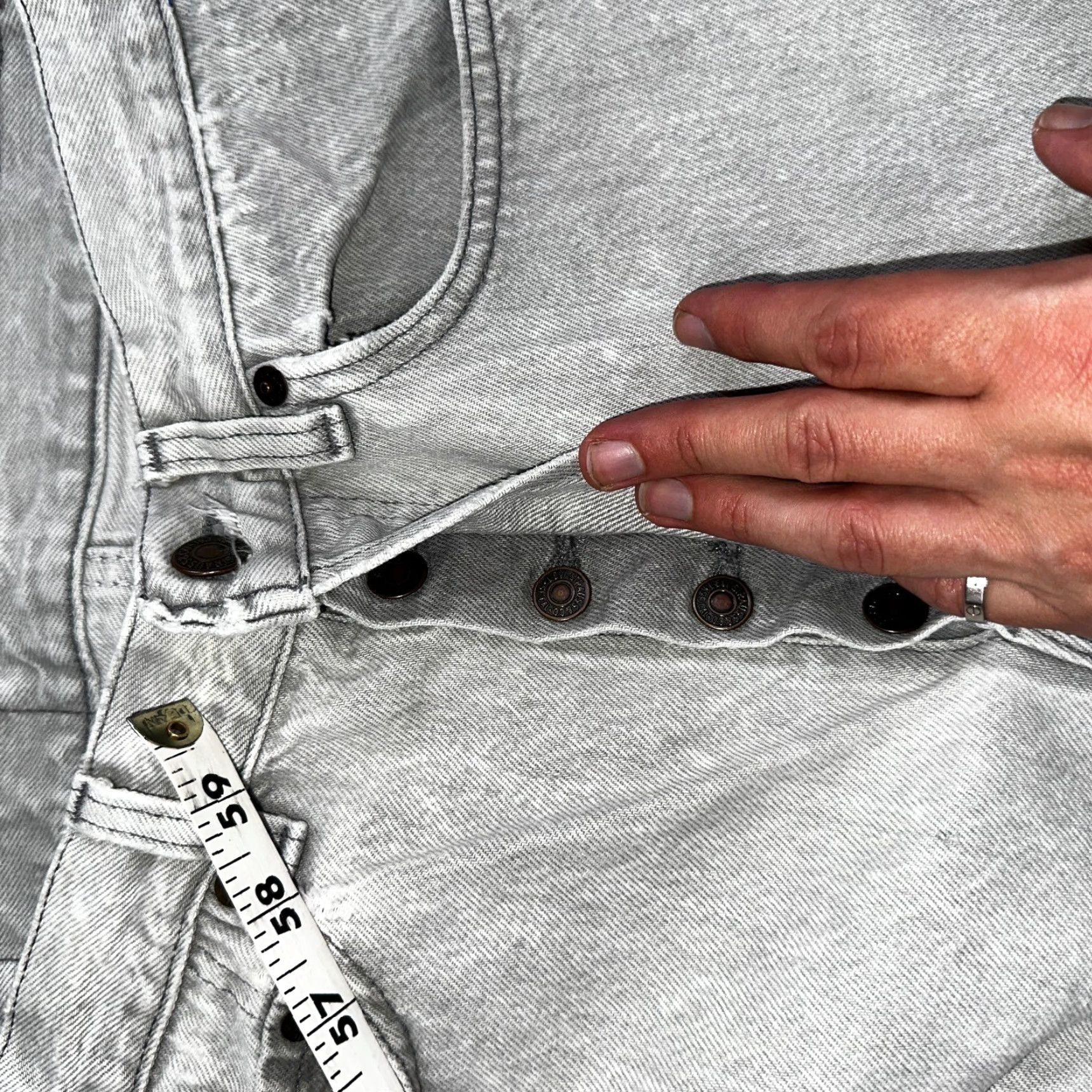 Levi's VINTAGE Levi's 501 Jeans Men 90s USA Straight Gray Light Wash 31x34 Inseam 34 Mid Rise Cotton Denim Regular Buttons 501 Series Mens Size US 31 - 7 Thumbnail