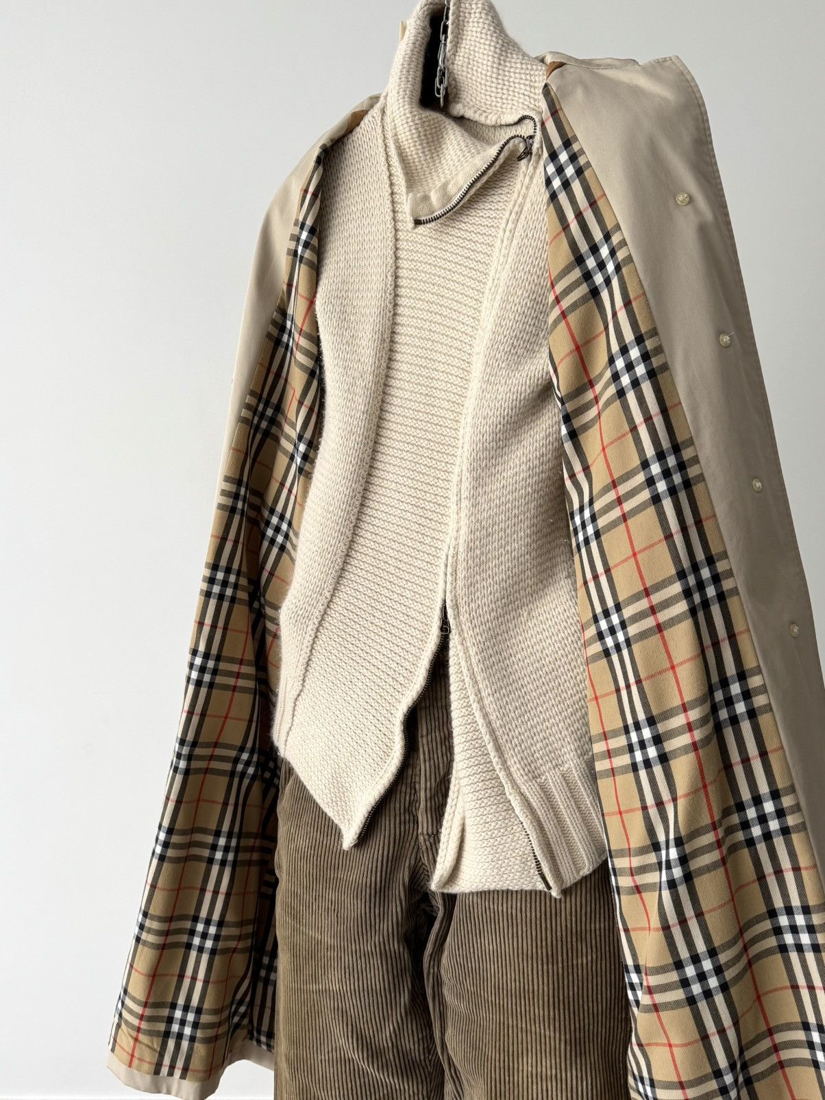 Burberry × Vintage Vintage 90s Burberrys Women’s Nova Check Beige Trench Coat Size M / US 6-8 / IT 42-44 - 4 Thumbnail