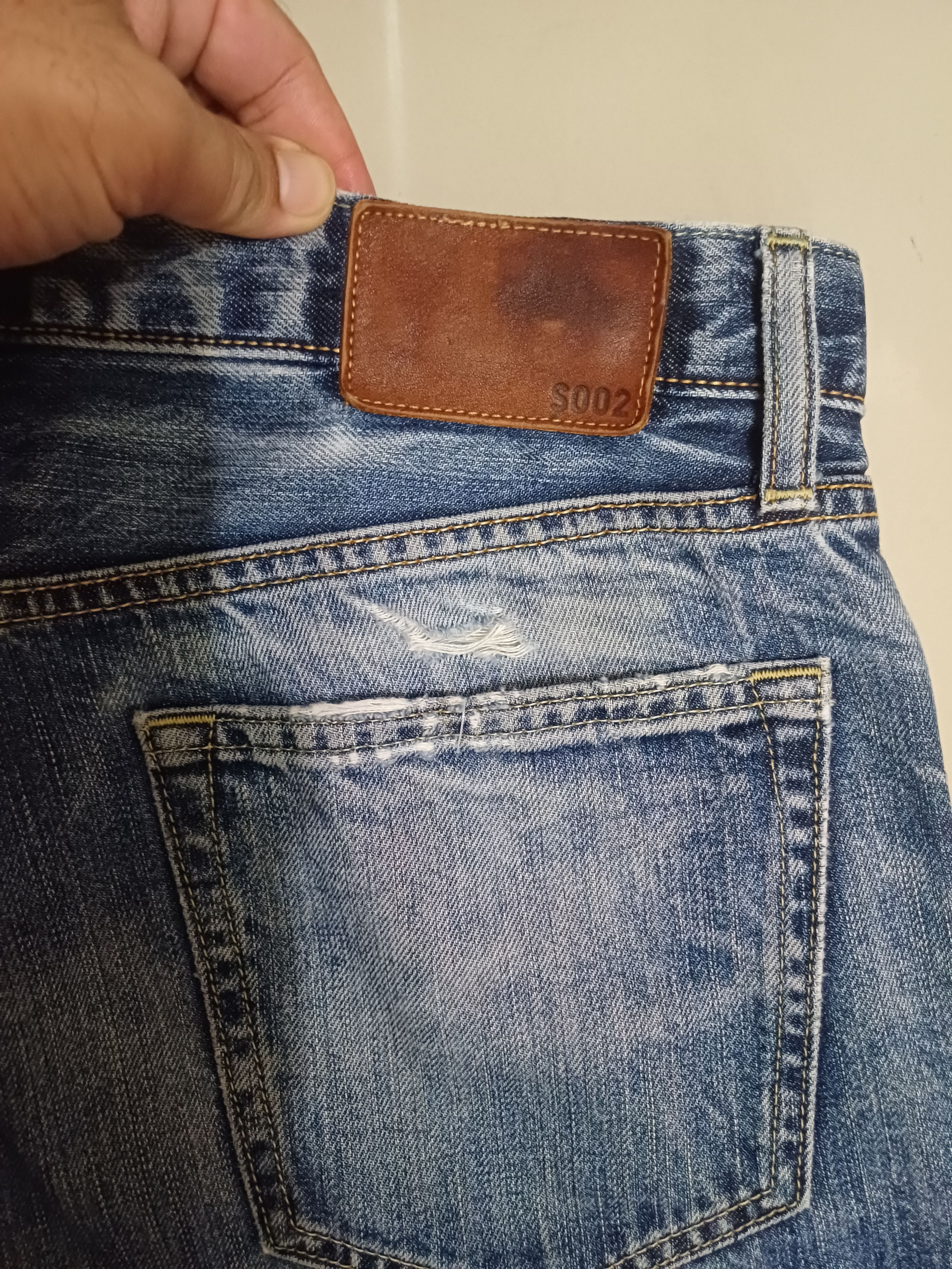 Japanese Brand × Uniqlo S002 Vintage Uniqlo Nice Faded Patina Distressed Jeans Size US 33 - 16 Thumbnail