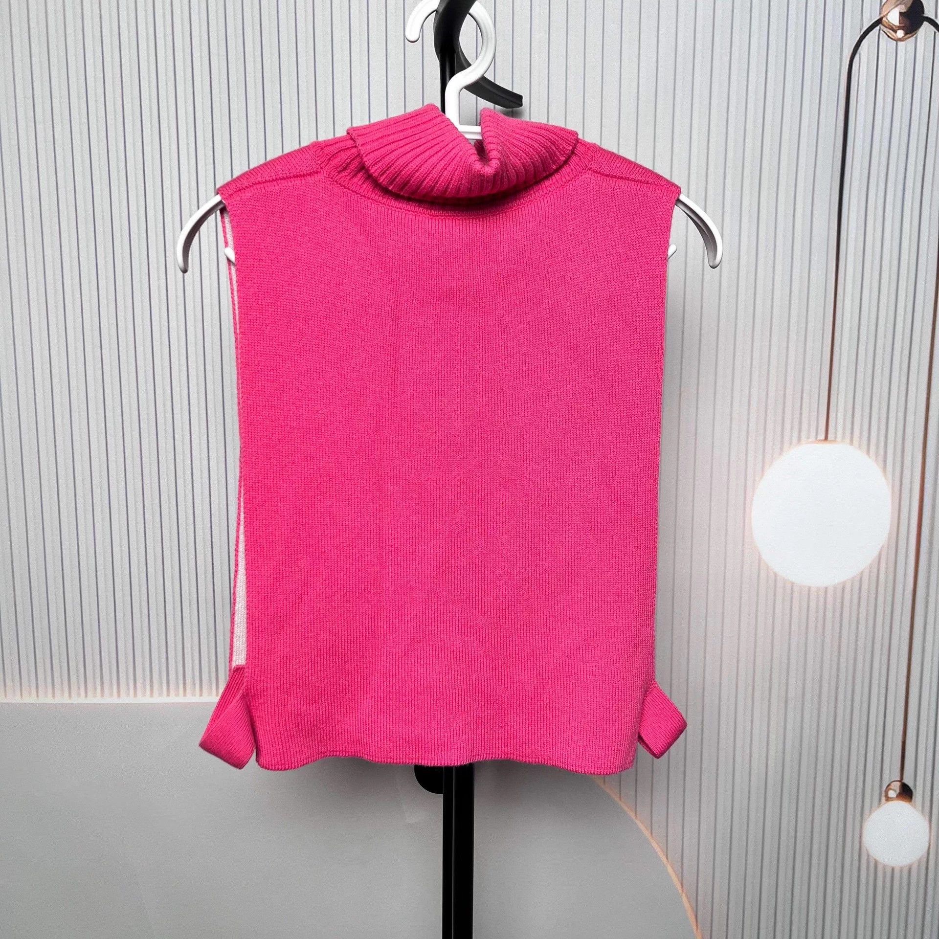 Chanel Chanel Knit Short Sleeveless Sweater M Size M / US 6-8 / IT 42-44 - 4 Thumbnail