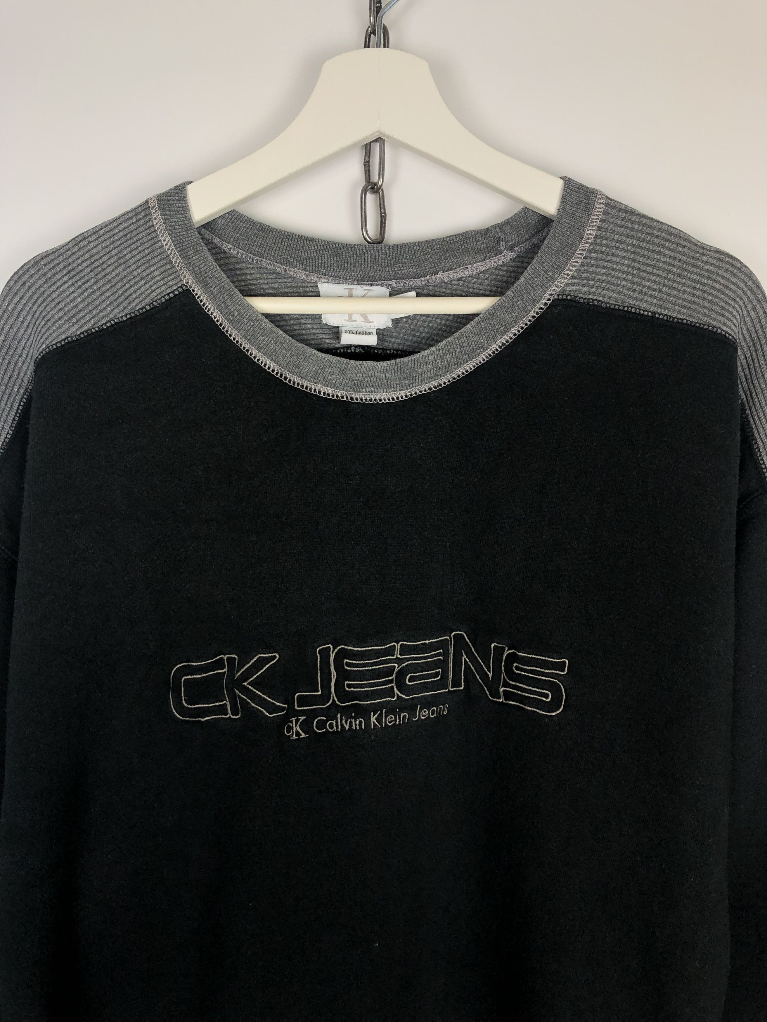 Calvin Klein Calvin Klein Jeans Sweatshirt Center Logo Vintage size L Size US L / EU 52-54 / 3 - 2 Thumbnail