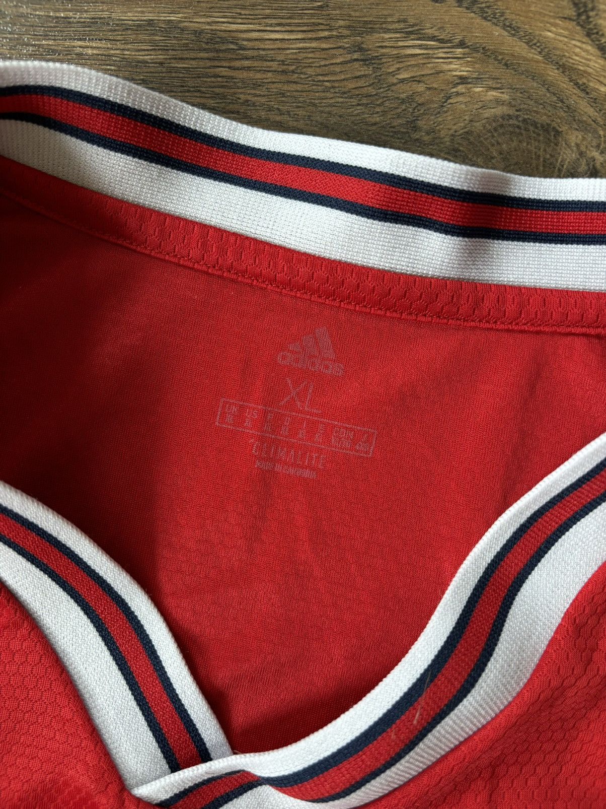 Adidas ARSENAL LONDON 2019-2020 HOME FOOTBALL SHIRT XL ADIDAS Size US L / EU 52-54 / 3 - 4 Thumbnail