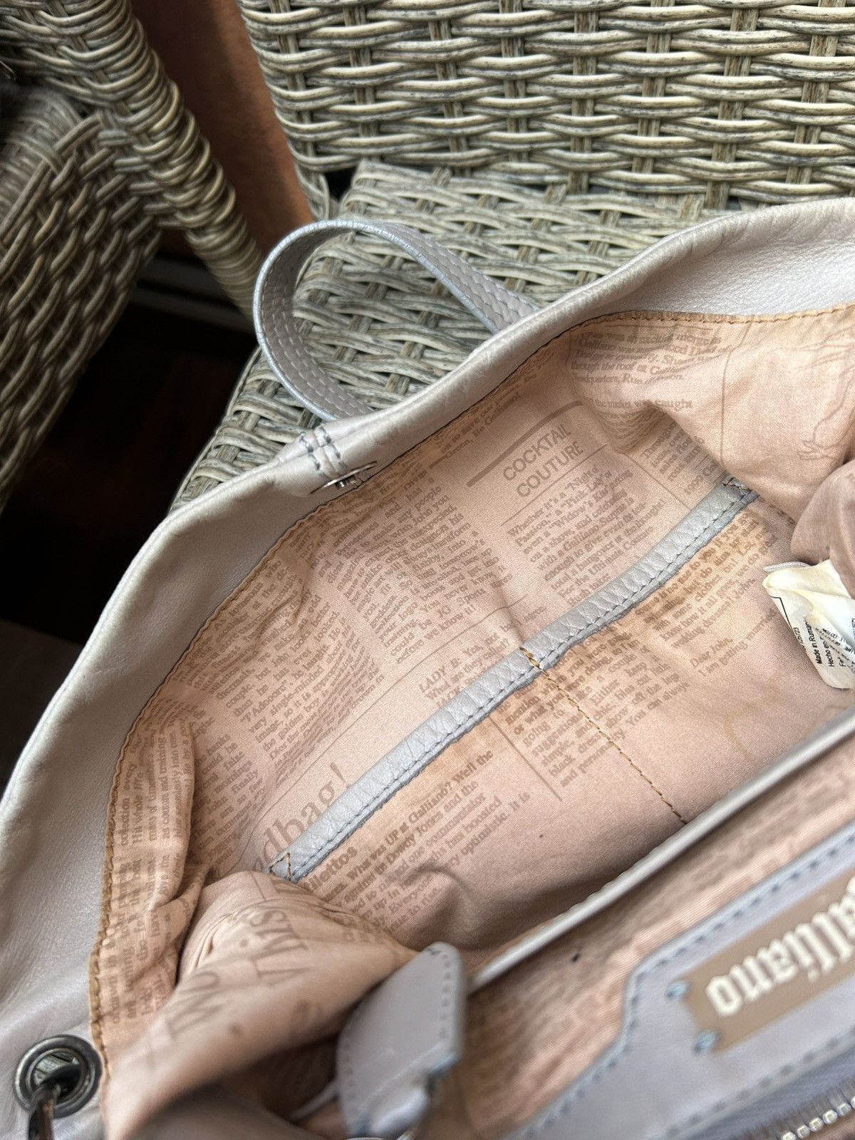 John Galliano × Vintage Vintage Galliano Leather Gray Crossbody Bag Gazette Lining Size ONE SIZE - 14 Thumbnail