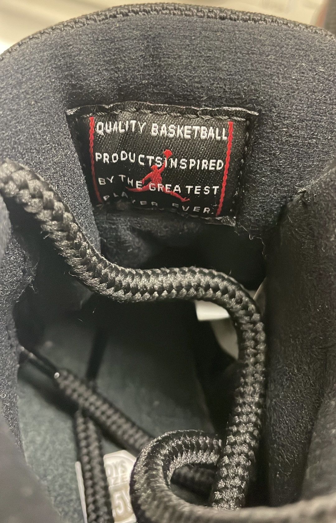 Jordan Brand Air Jordan 11 Retro GS 'Bred' 2019 US Youth’s Size 4.5 Size US 4.5 / IT 34.5 - 15 Thumbnail