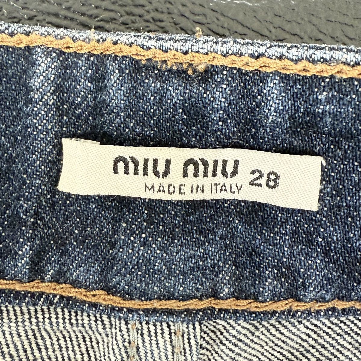 Miu Miu Miu Miu Dark Blue Denim Pearl Embroidered Shorts K26WX Size 28" / US 6 / IT 42 - 4 Thumbnail