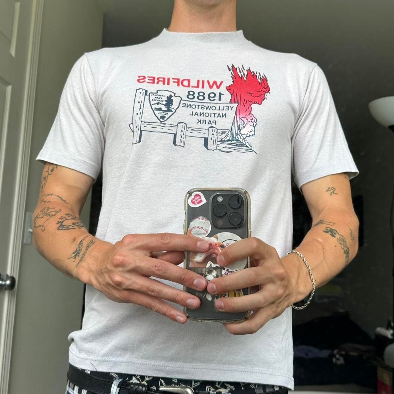 Vintage Rare Vintage 80s 1988 National Park Yellowstone Wildfire Tee Size US M / EU 48-50 / 2 - 2 Thumbnail