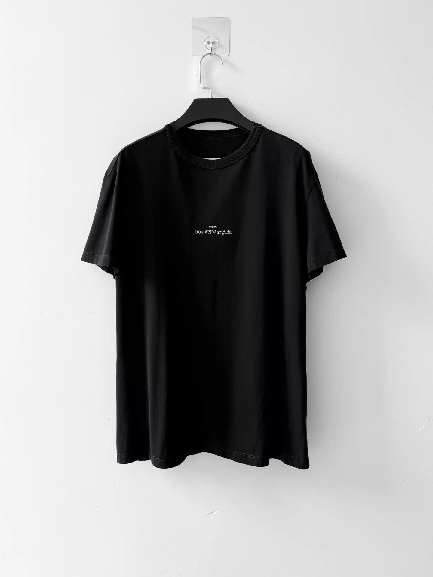Maison Margiela Maison Margiela S/S22 Inverted Logo Tee Size US M / EU 48-50 / 2 - 1 Thumbnail
