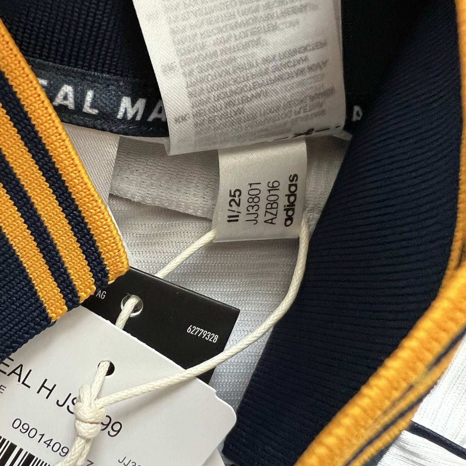Adidas Adidas Authentic Real Madrid 1999/00 Home Jersey XL NWT Size US XL / EU 56 / 4 - 12 Thumbnail