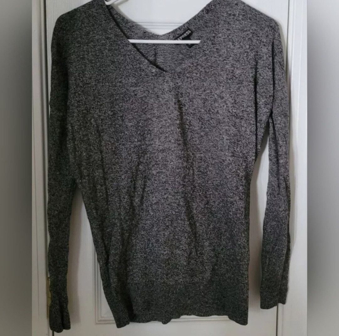Express Express Women's Dark Gray Heather LS VNeck Sweater XS Size XS / US 0-2 / IT 36-38 - 1 Thumbnail