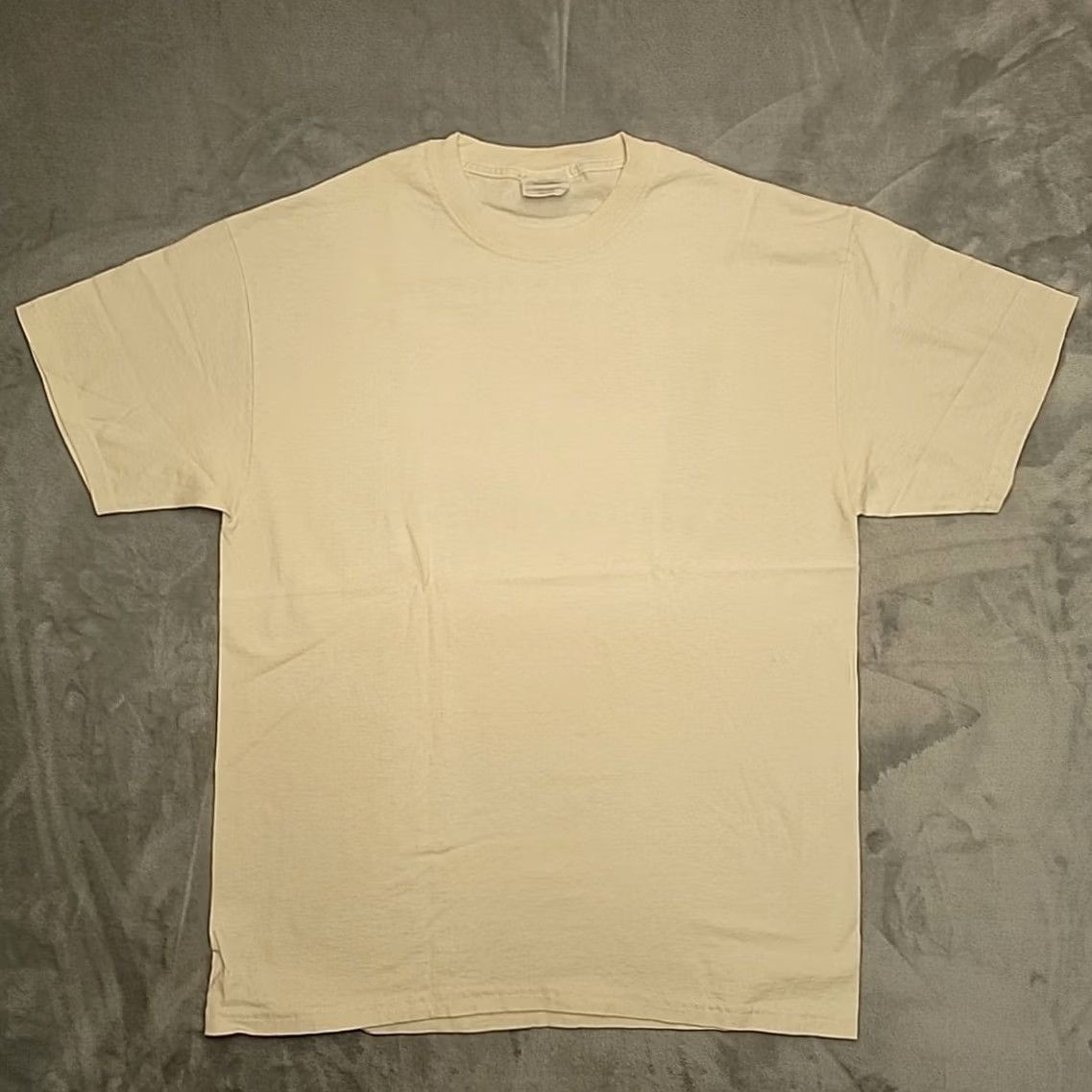 Vintage VTG Rocky Mountain Elk Foundation Shirt Mens L RMEF 5th Annual Rendezvous 90s T Shirt White Crew Neck Graphic Print Nature Wildlife Vintage Mens L Size US L / EU 52-54 / 3 - 2 Thumbnail