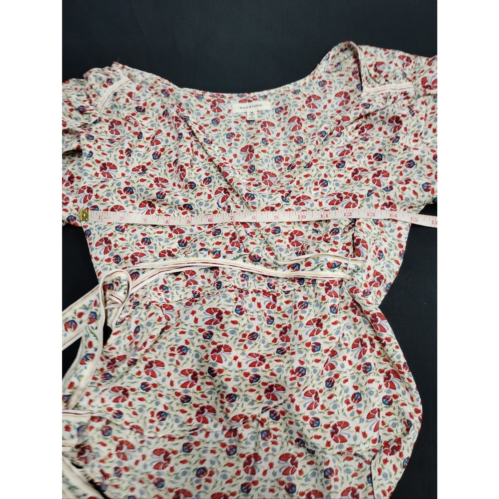 MAX&Co. Max Studio Button Floral Tie-Waist Blouse in Cream and Red Size M / US 6-8 / IT 42-44 - 4 Thumbnail