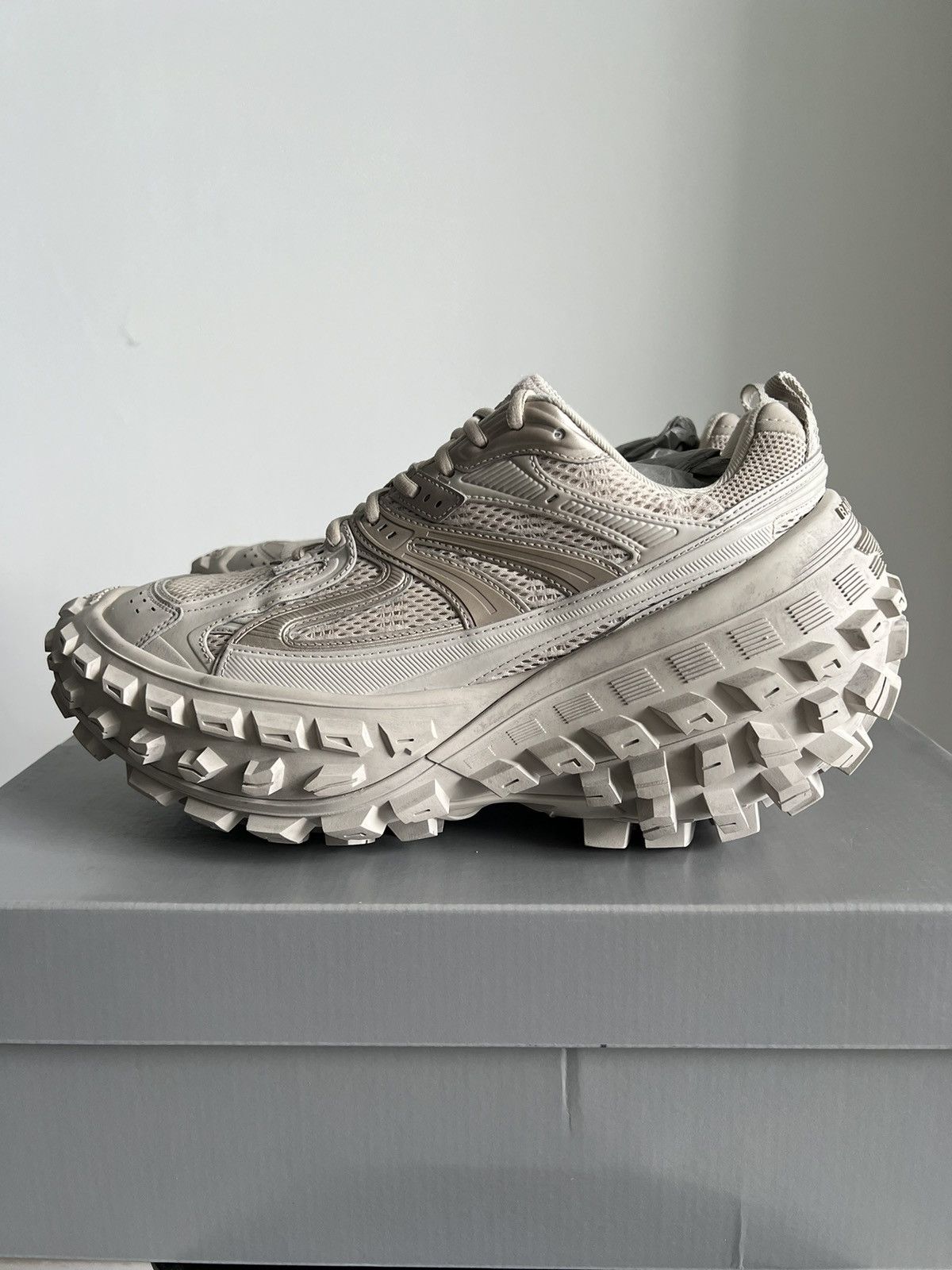 BALENCIAGA DEFENDER BOUNCER 絶対本物 26.5 BALENCIAGA DEFENDER BOUNCER 絶対本物 26.5 - メルカリ