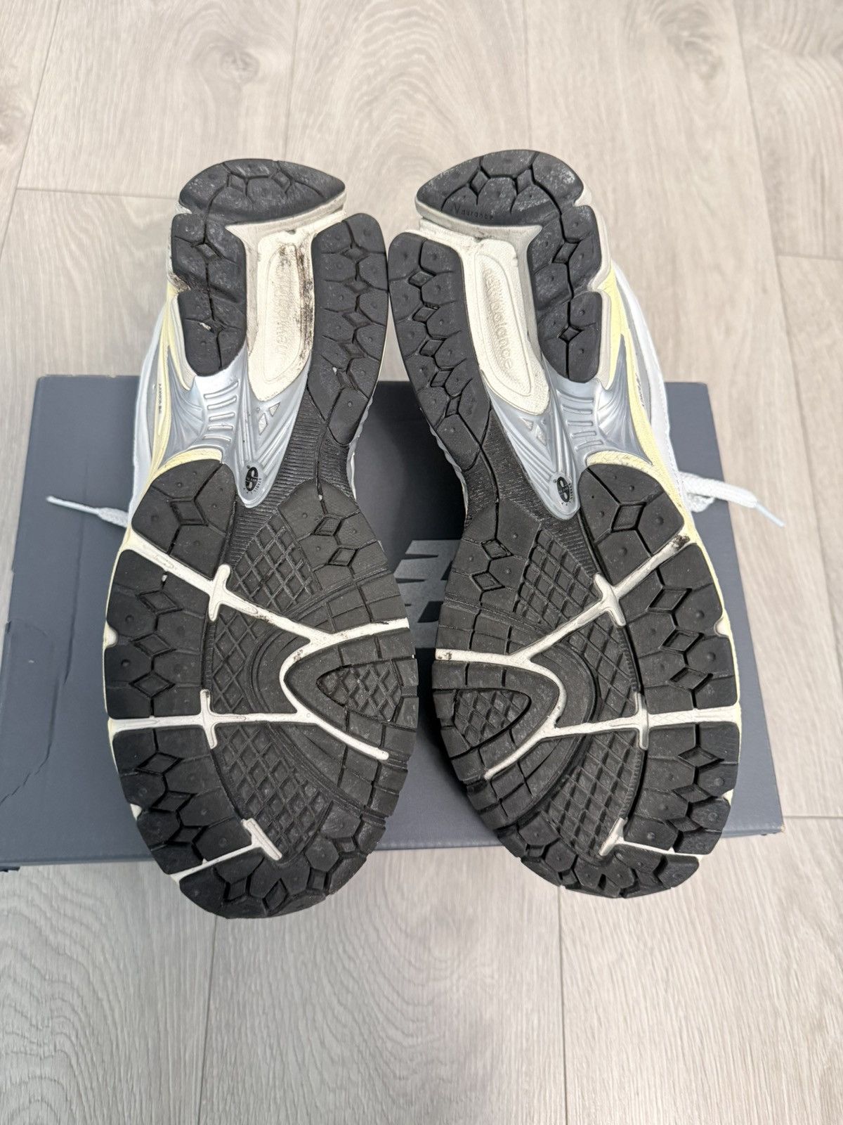 New Balance × thisisneverthat New Balance x Thisneverthat ML2002R White Size US 10 / EU 43 - 6 Thumbnail
