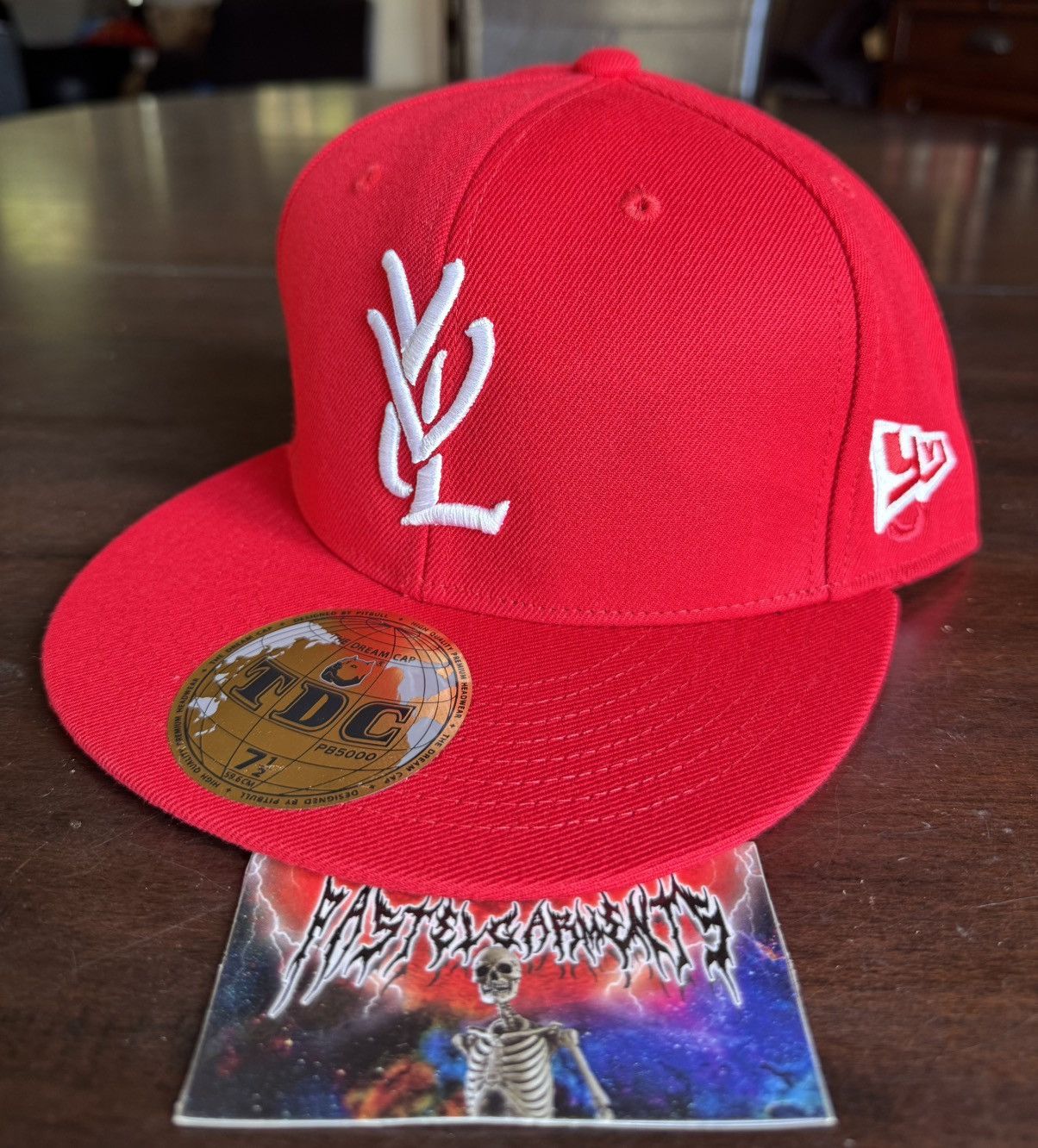 帽子 playboi carti all red hat opium Official Opium Playboi Carti Hat Box Set w/ I Am Music CD & Red