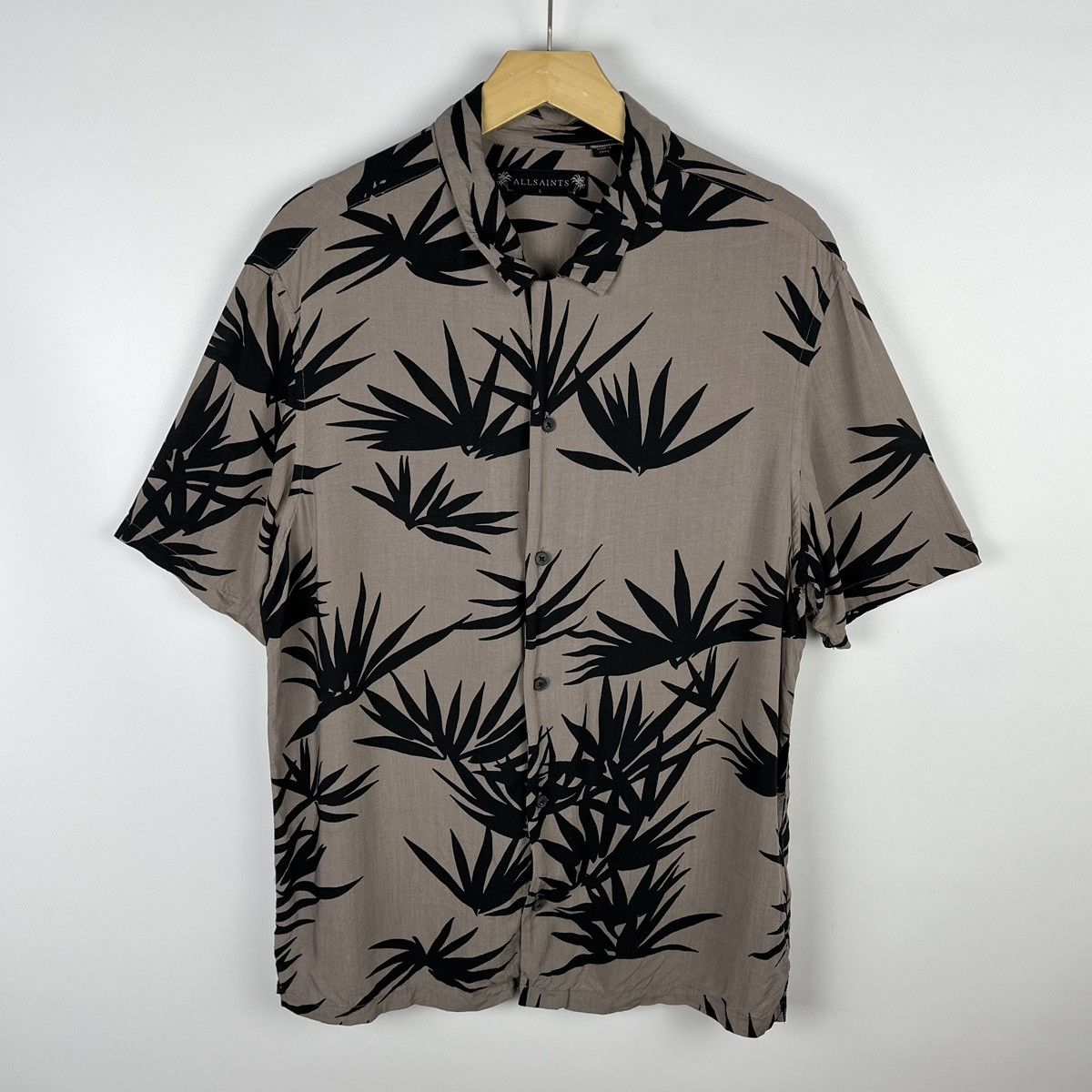 Allsaints Designer Allsaints Bhutan y2k viscose Hawaii shirt Size US L / EU 52-54 / 3 - 1 Thumbnail