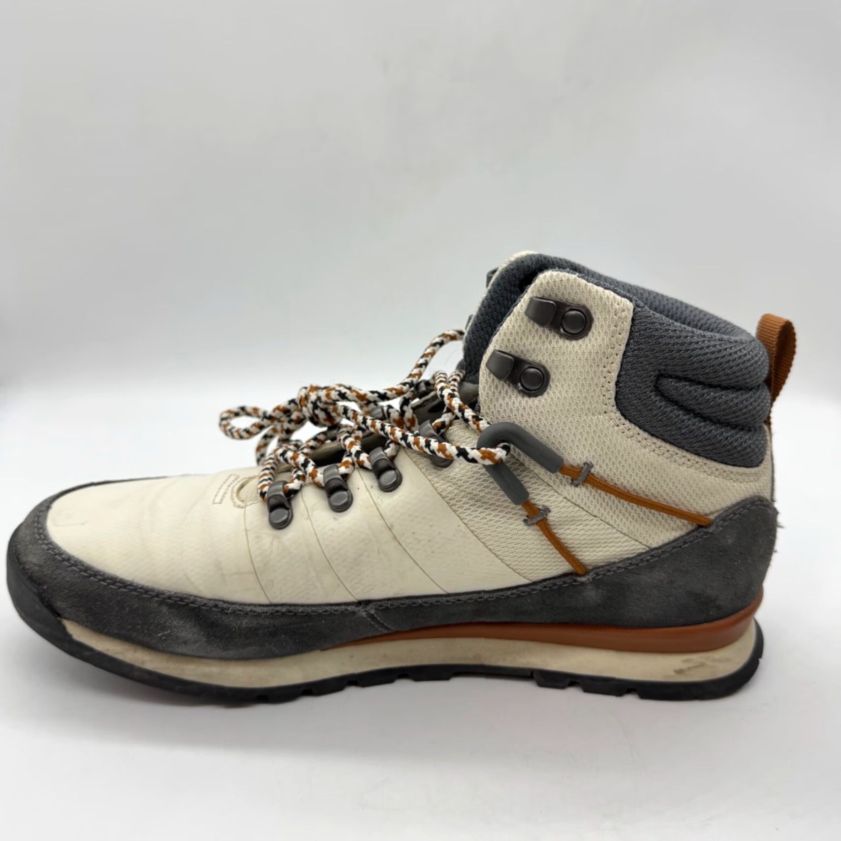The North Face Vtg The North Face Back to Berkeley Mens Waterproof Hiking Boots Sz 9 Ivory/Gray Size US 9 / EU 42 - 6 Thumbnail