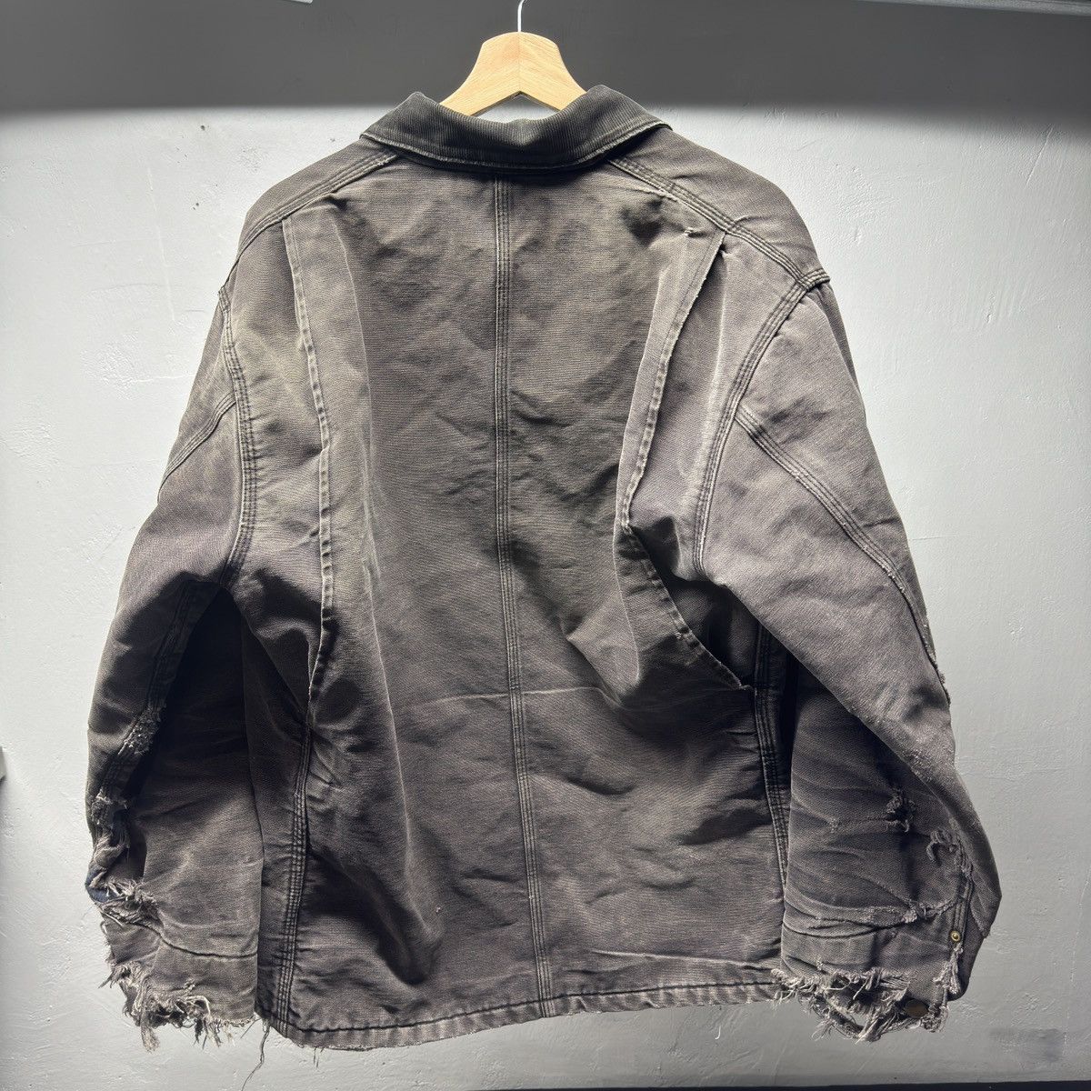 Carhartt 90s Carhartt Faded Thrashed Distressed Chore Coat ERD Grunge Size US L / EU 52-54 / 3 - 11 Thumbnail