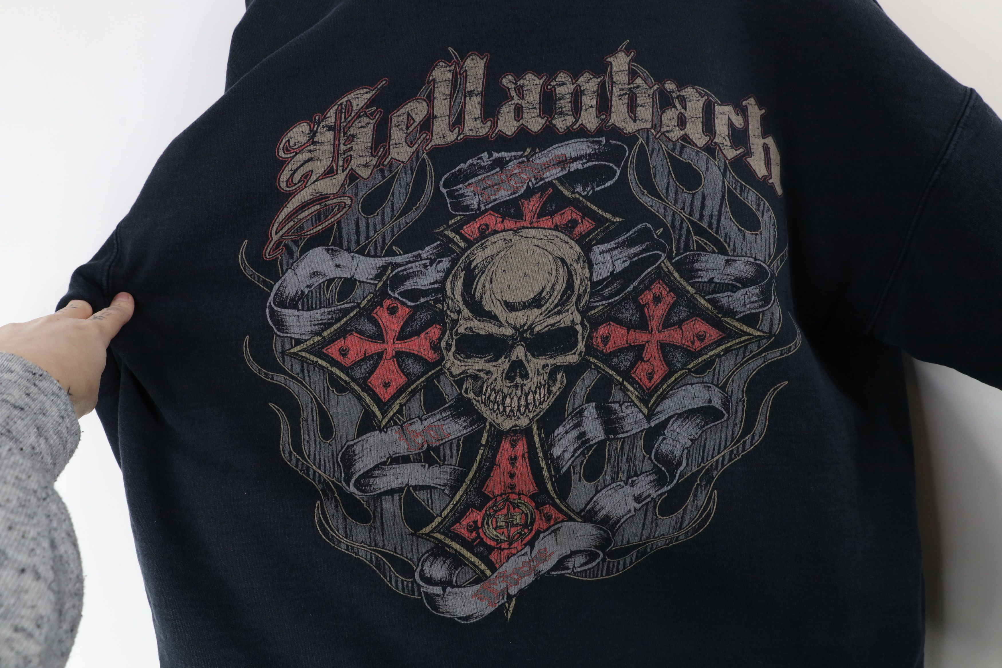 Vintage Vintage Y2K Streetwear Skull Tribal Cross Motorcycle Hoodie Size US L / EU 52-54 / 3 - 11 Thumbnail