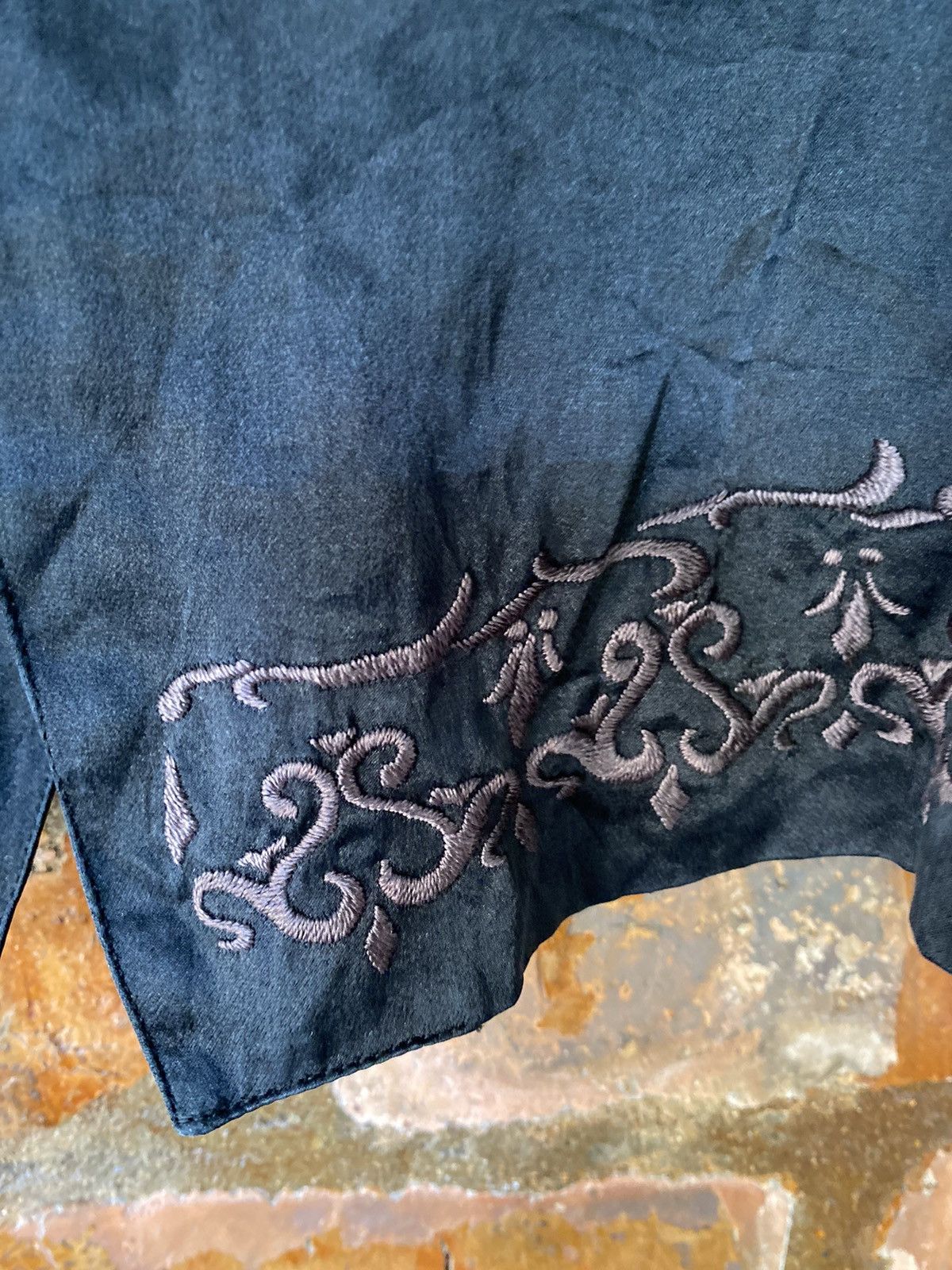 Yoshiyuki Konishi 🔥 1990s 100% Silk Tribal Embroidered shirt Size US L / EU 52-54 / 3 - 8 Thumbnail