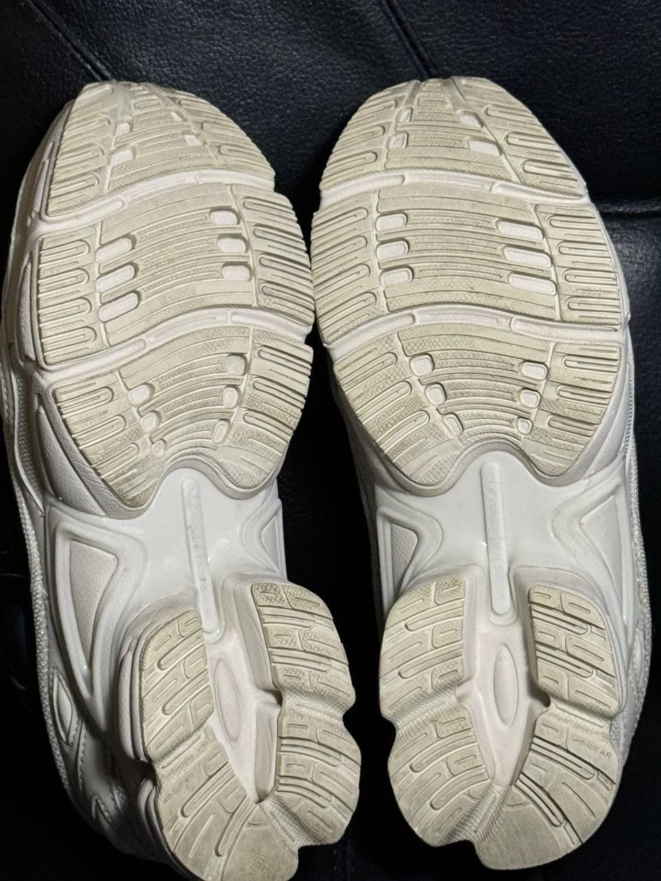 Adidas × Raf Simons 5,5us Adidas Raf Simons Ozweego white black Size US 5.5 / EU 38 - 9 Thumbnail