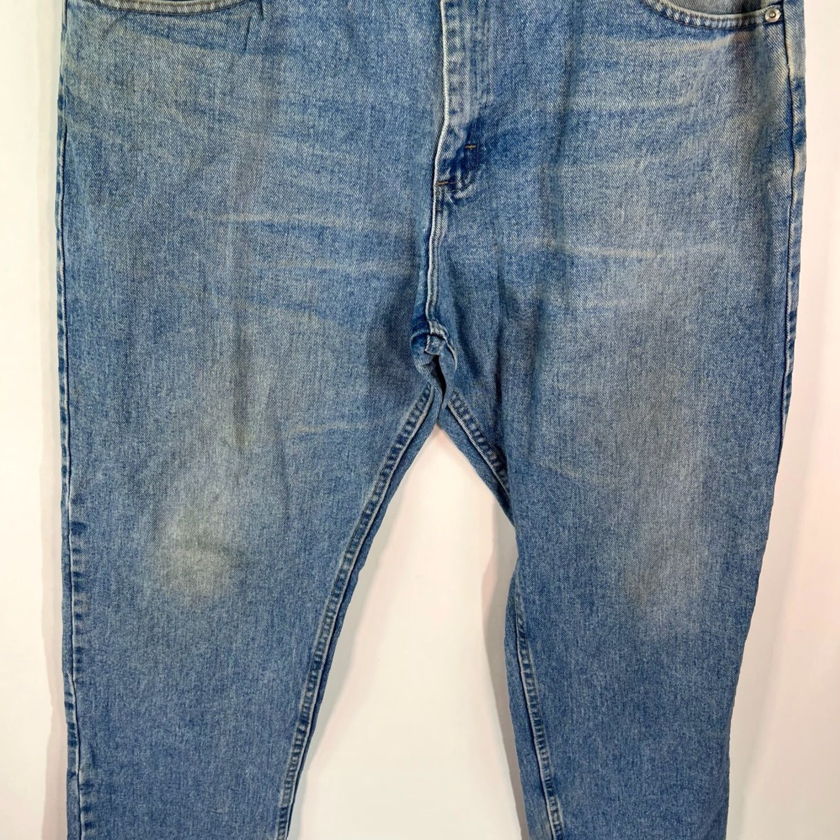 Wrangler VINTAGE Wrangler Mens Regular Denim Jeans Blue 38X29 5-Pocket Belt Loops Button Closure Medium Wash Casual Straight Jeans Men’s - 100% Cotton Size US 38 / EU 54 - 3 Thumbnail