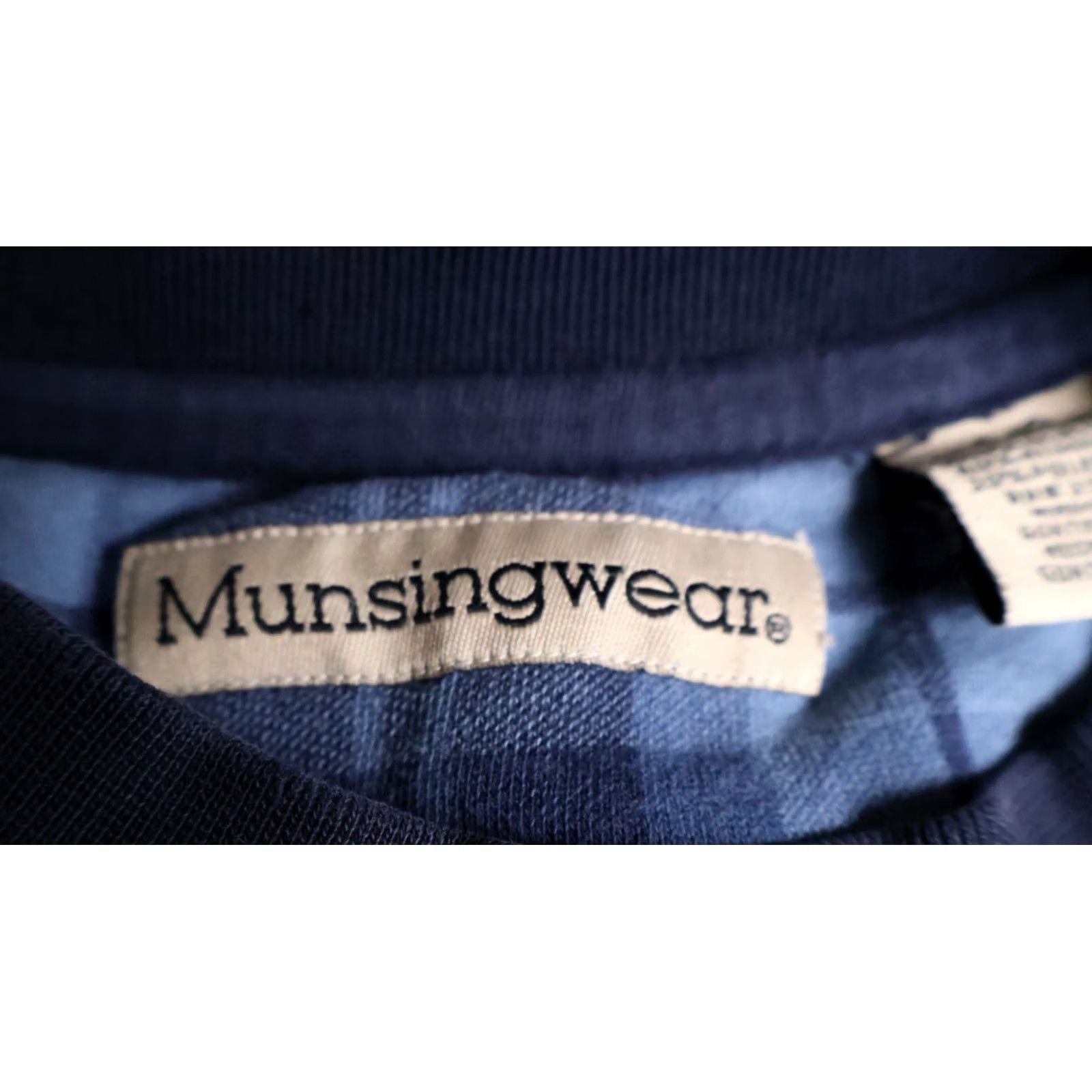 Vintage VINTAGE MunsingWear Sweatshirt Boxy Men Large Blue Tartan Plaid Crewneck Стар Size US L / EU 52-54 / 3 - 3 Thumbnail