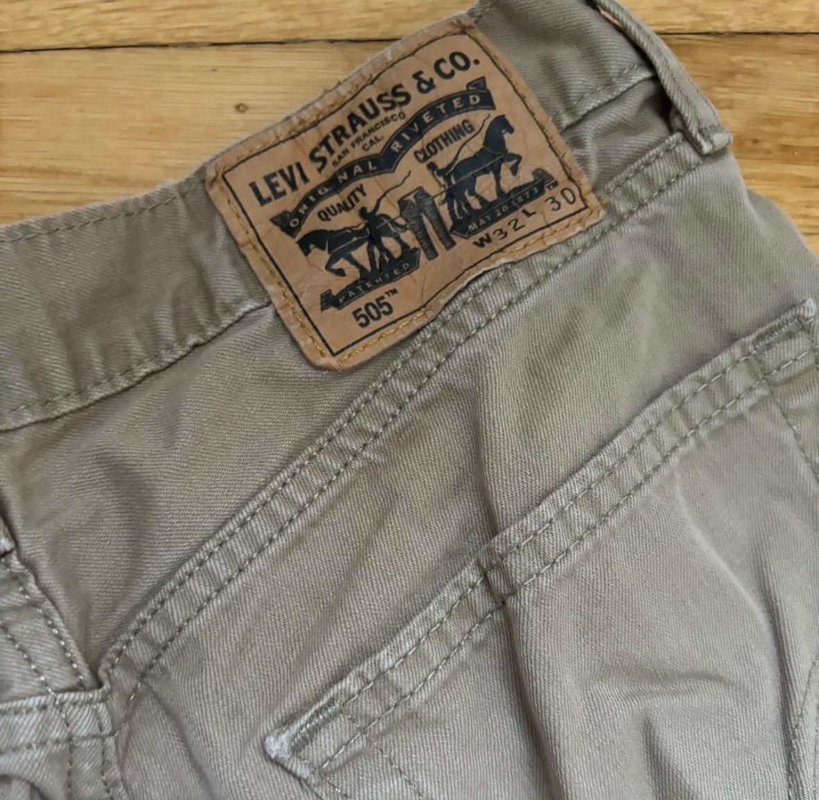 Levi's Levi’s 505 Khaki Men’s 32x30 Size US 32 / EU 48 - 2 Thumbnail