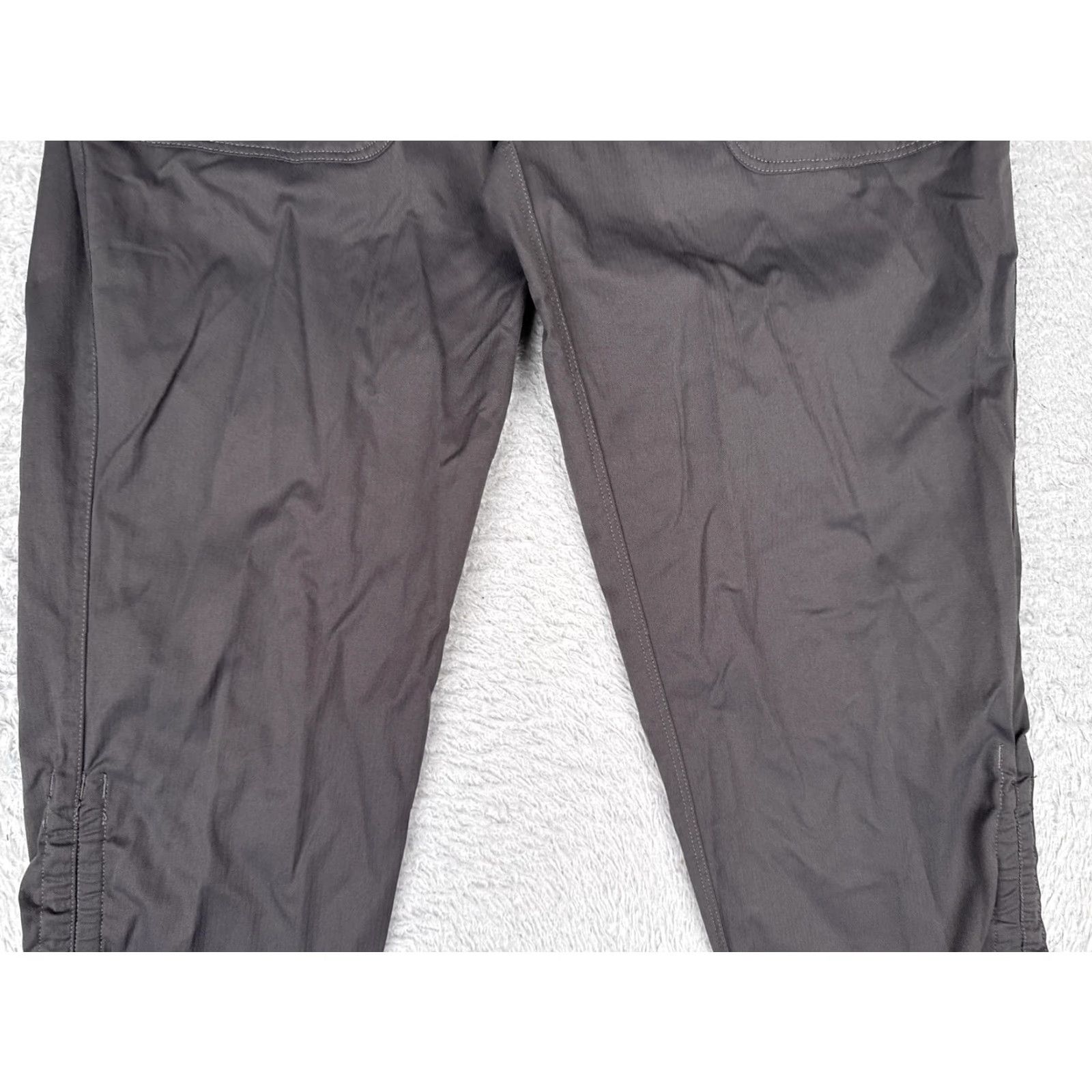 The North Face The North Face Jogger Pants Women Gray Elastic Waist Pockets 30 Inseam 25 Casual Slim Tapered Front Flat Legged Knit Polyester Sport Lounge Size 30" / US 8 / IT 44 - 3 Thumbnail