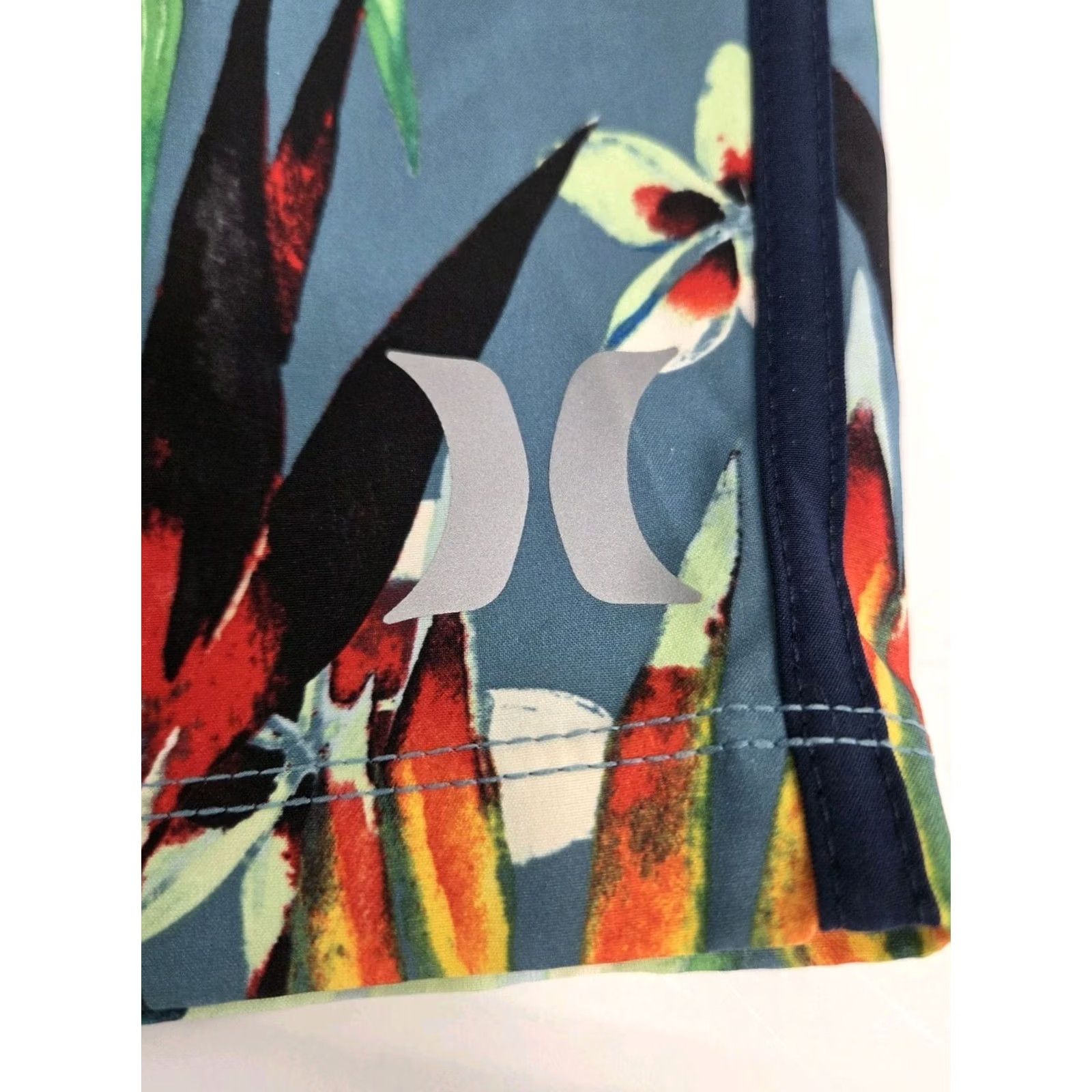 Hurley Hurley Mens Phantom Board Shorts Drawstring Back Pocket Floral Size 34 Multicolor Beach Tropical Quick Dry Lightweight Surfing Recreational Size US 34 / EU 50 - 7 Thumbnail