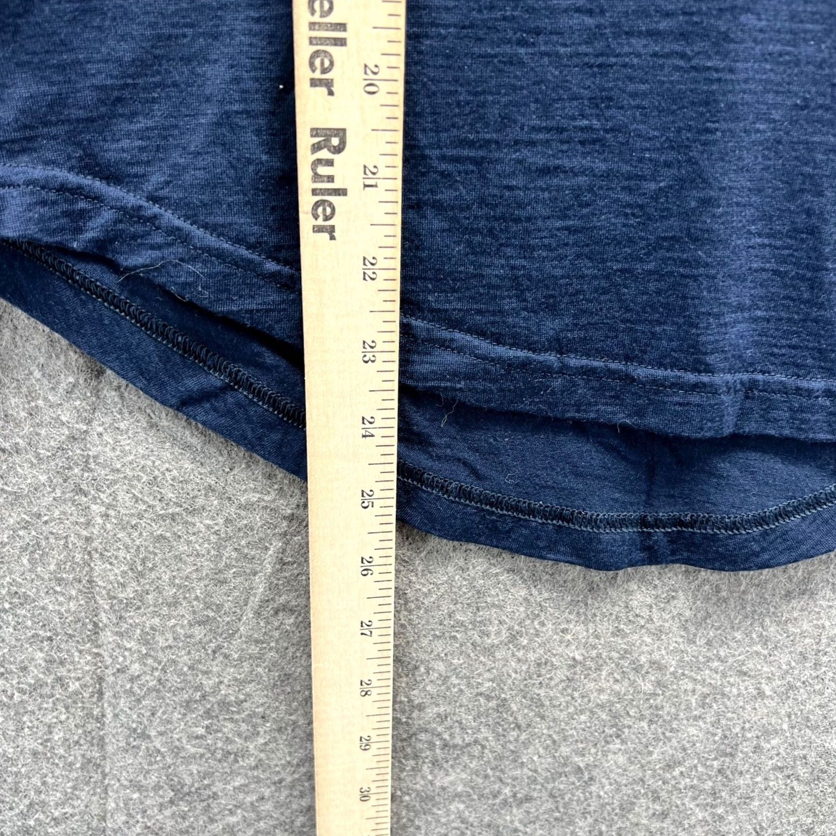 Lululemon Lululemon Shirt Womens 2 Blue Navy Long Sleeve T-Shirt Pullover Crew Neck Athletic Gym Swiftly Tech Run Jog Activewear Front-Runner Style Womens Size XS / US 0-2 / IT 36-38 - 4 Thumbnail